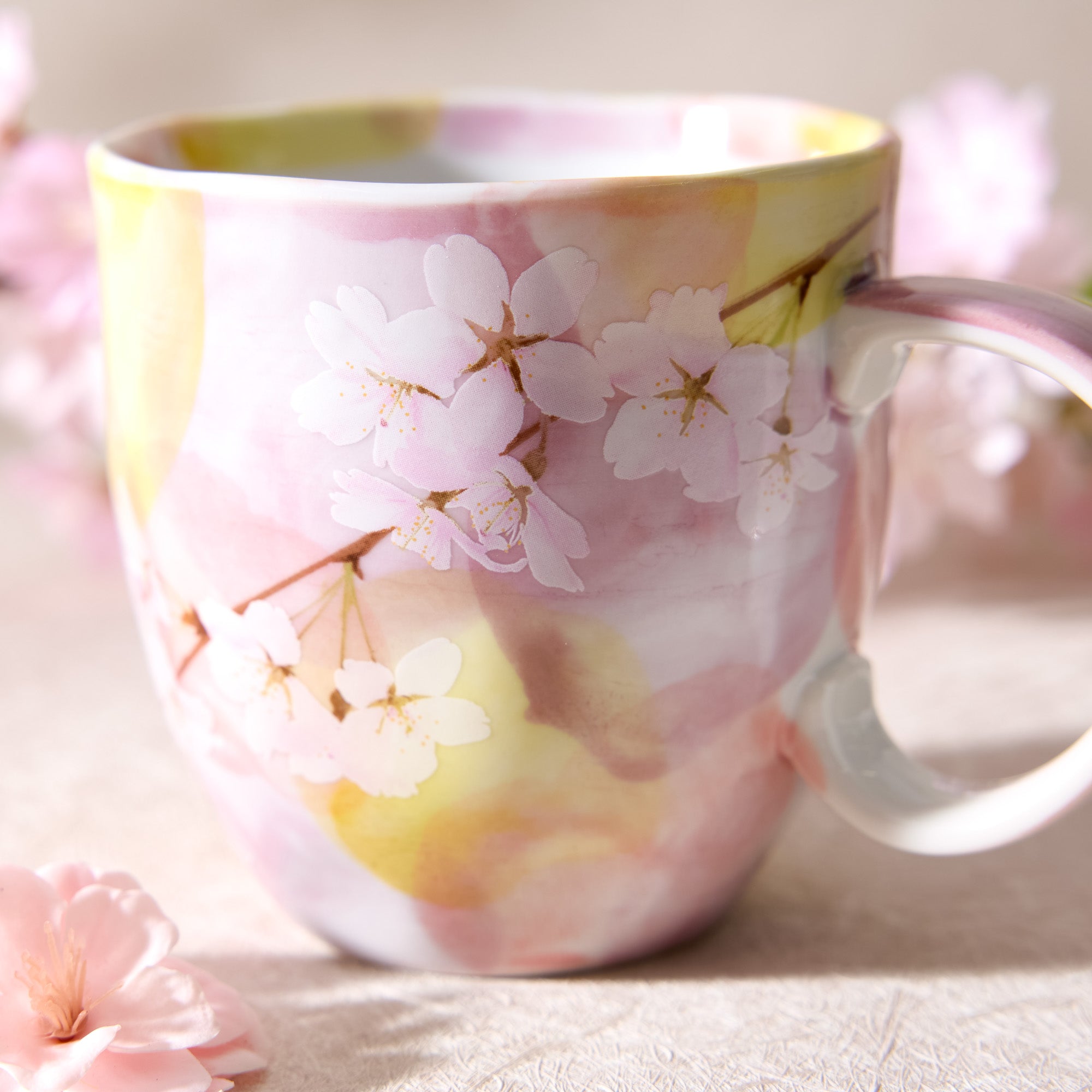 Hanagasumi Sakura Mug (Pink)