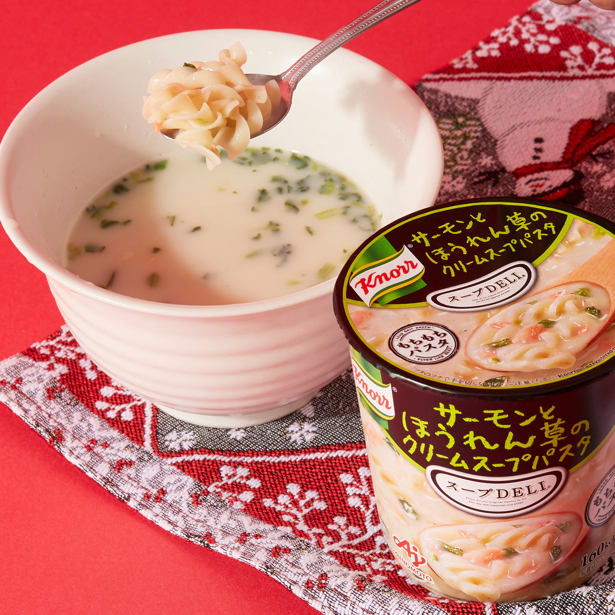 Salmon and Spinach Cream Pasta