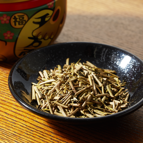 Maneki Neko Golden Lucky Cat Tea - Hojicha Stems Tea-