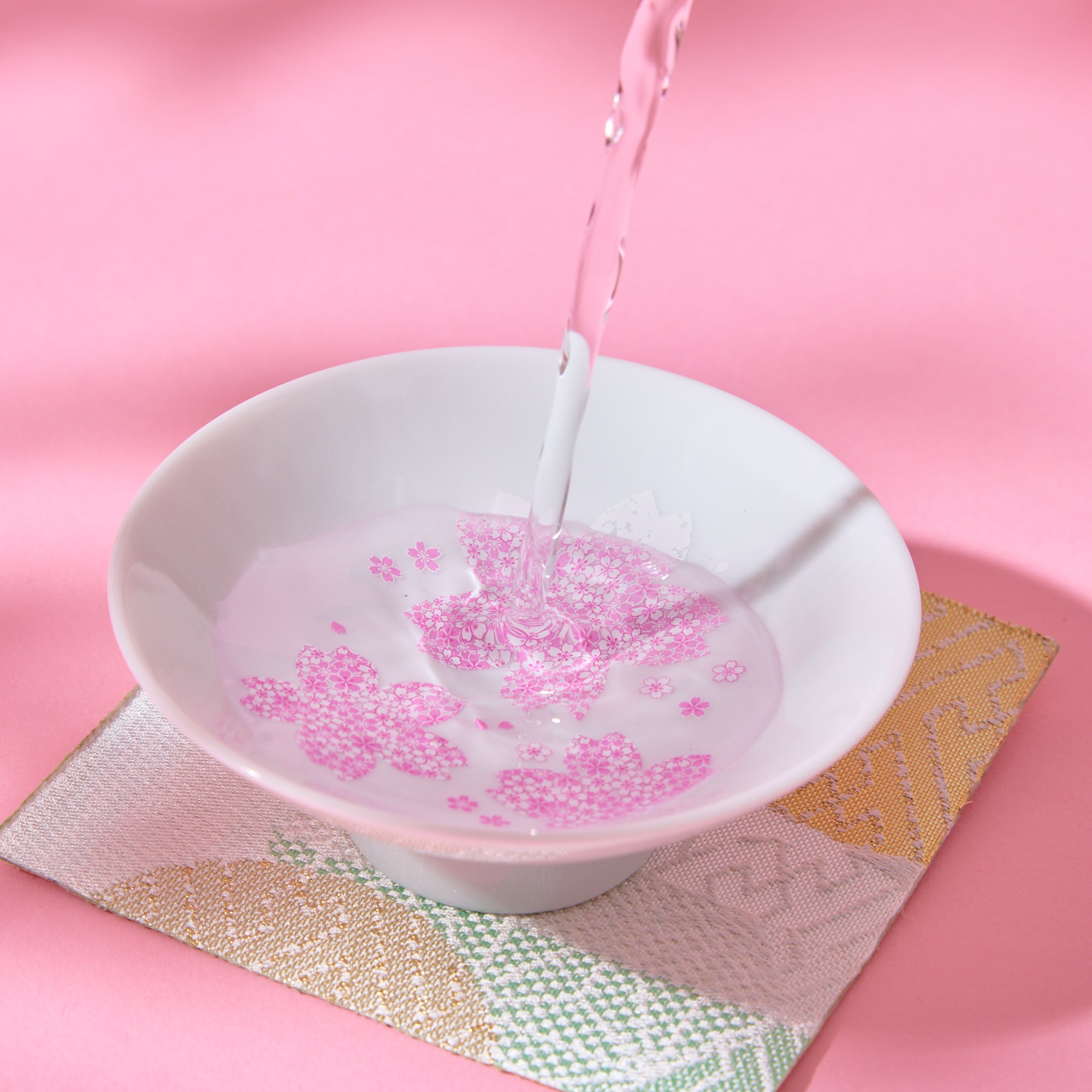Marumo Takagi Hirahai Sake Cup Pair - Dancing Sakura