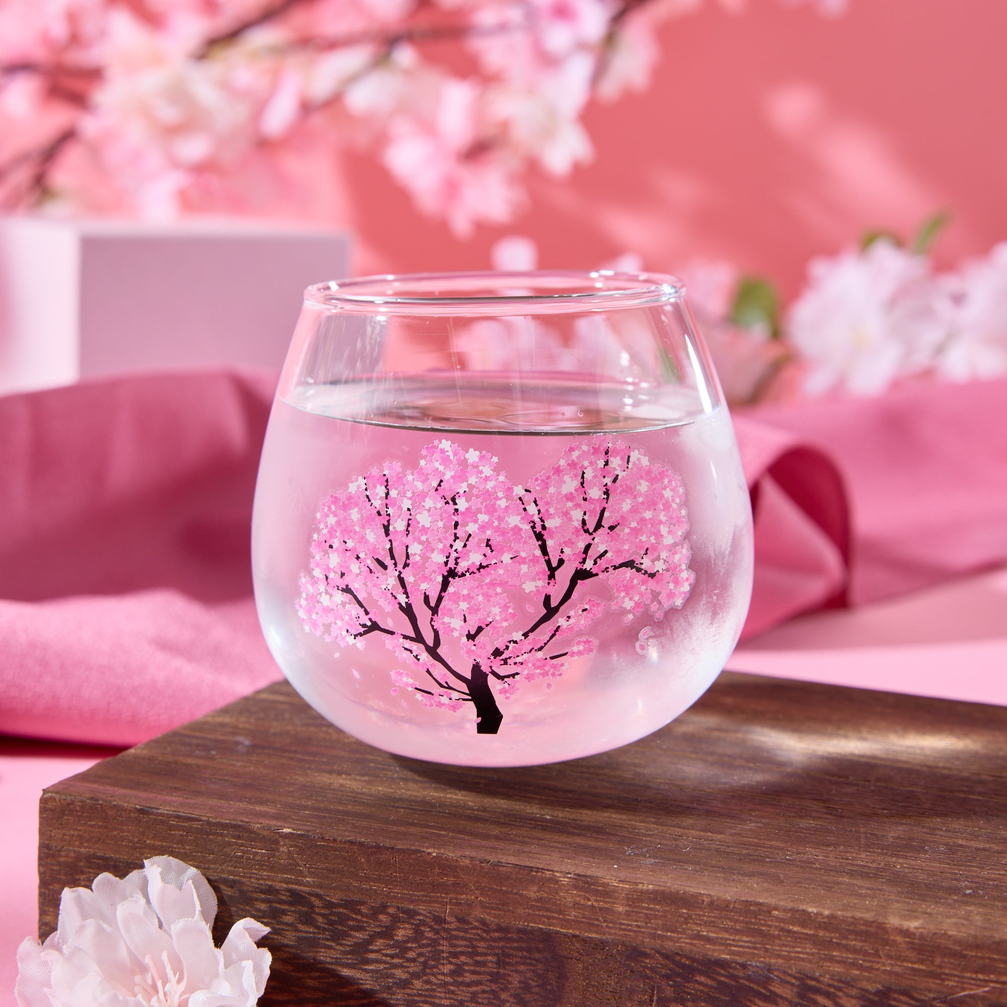 Marumo Takagi Color-Changing Sakura Glass