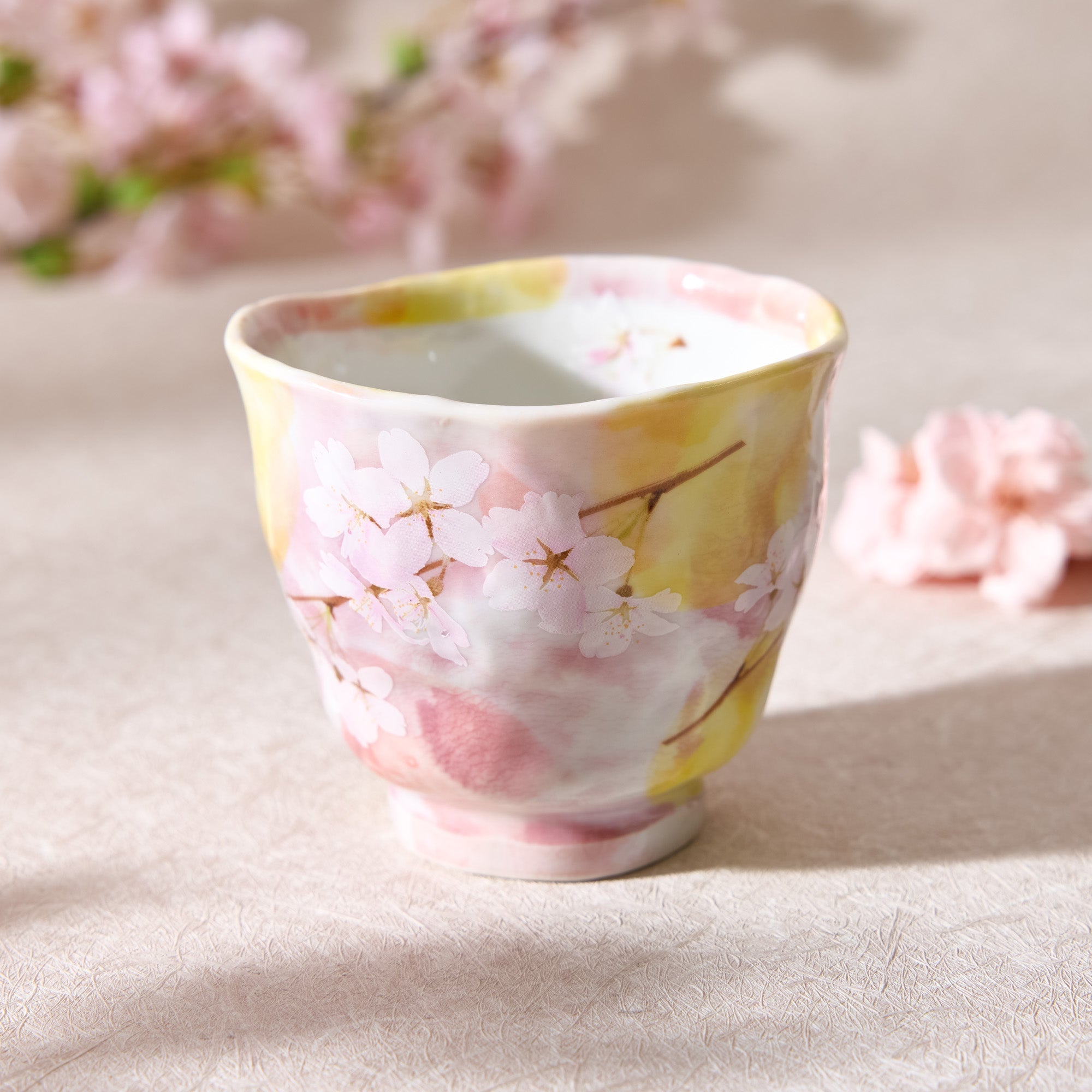 Hanagasumi Sakura Teacup (Pink)