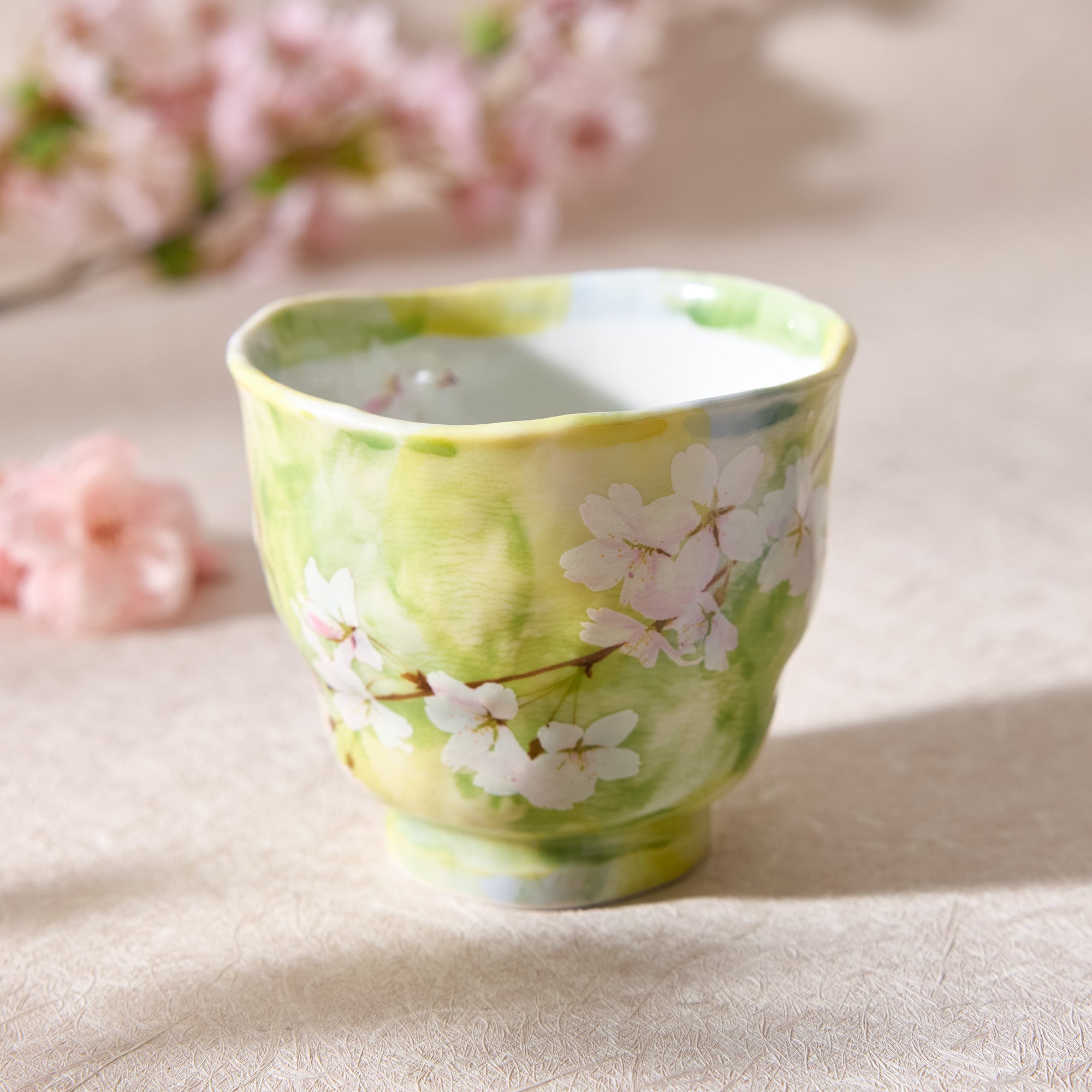 Hanagasumi Sakura Teacup (Green)