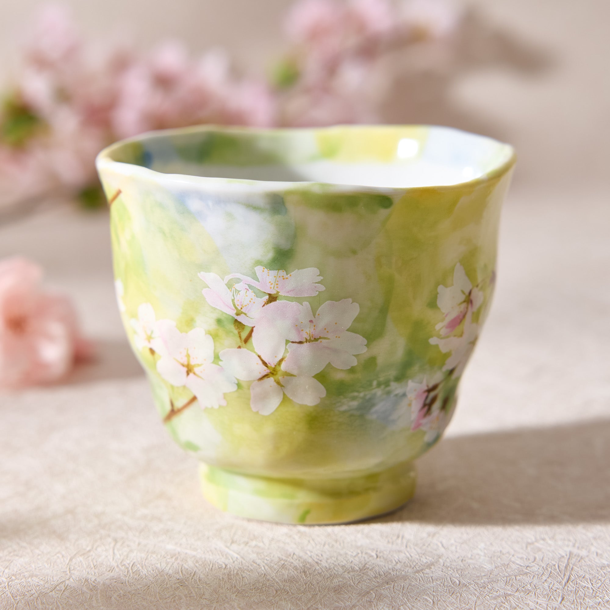 Hanagasumi Sakura Teacup (Green)