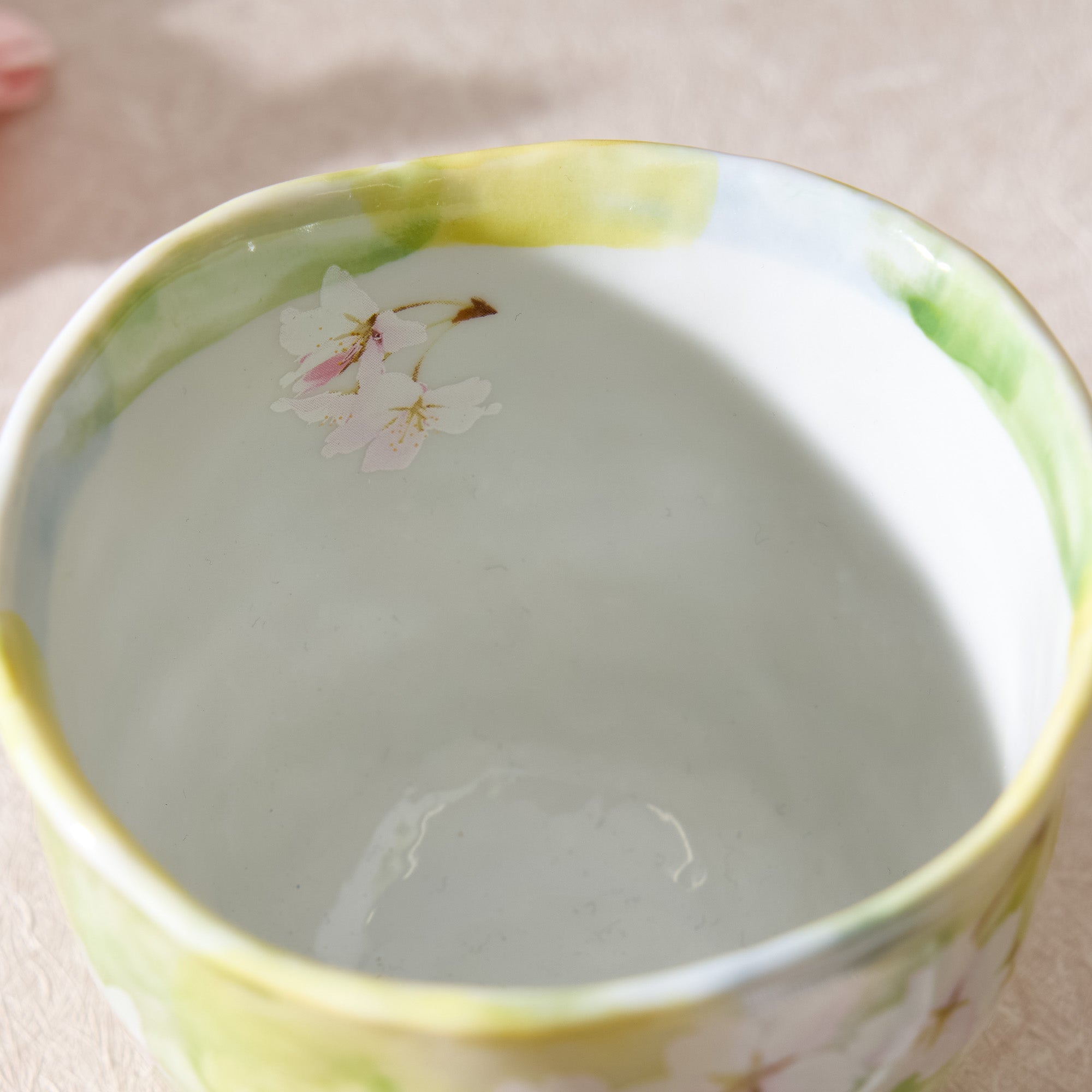 Hanagasumi Sakura Teacup (Green)