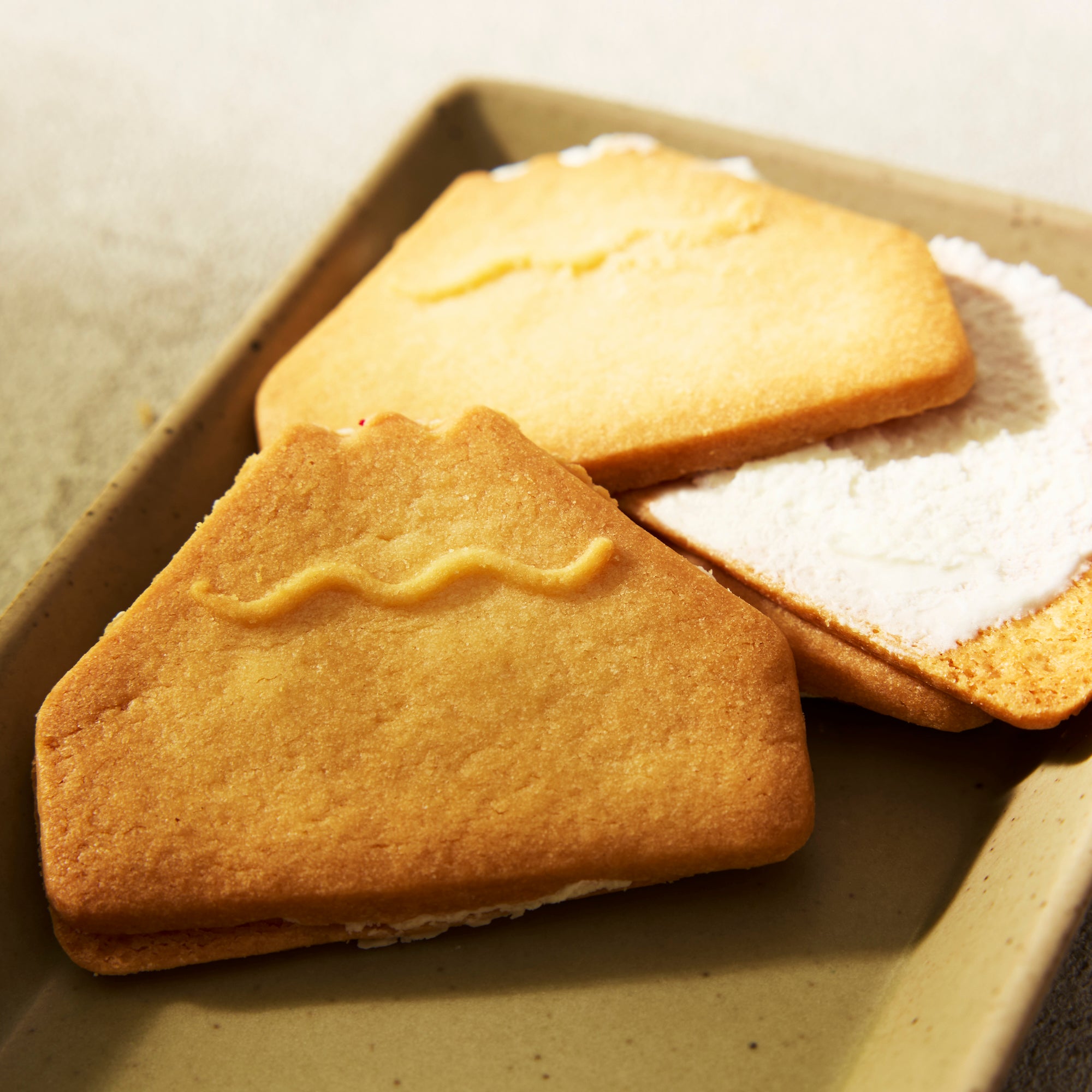 Mt. Fuji Biscuit (10 pieces)