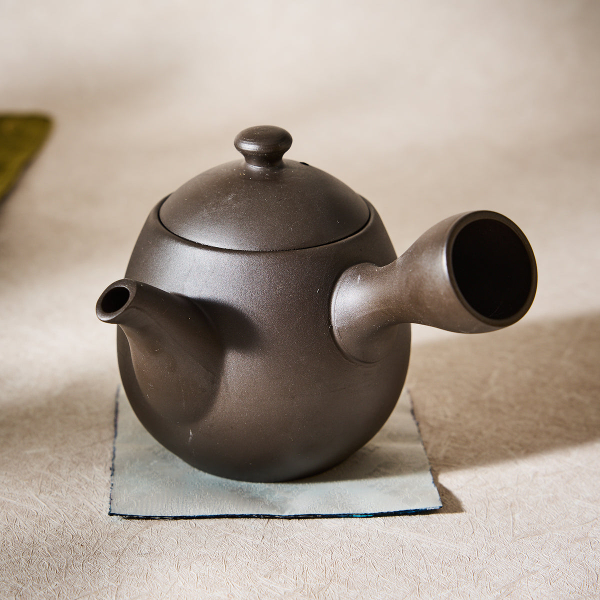 Tokoname Ware Tsukimi Rabbit Teapot