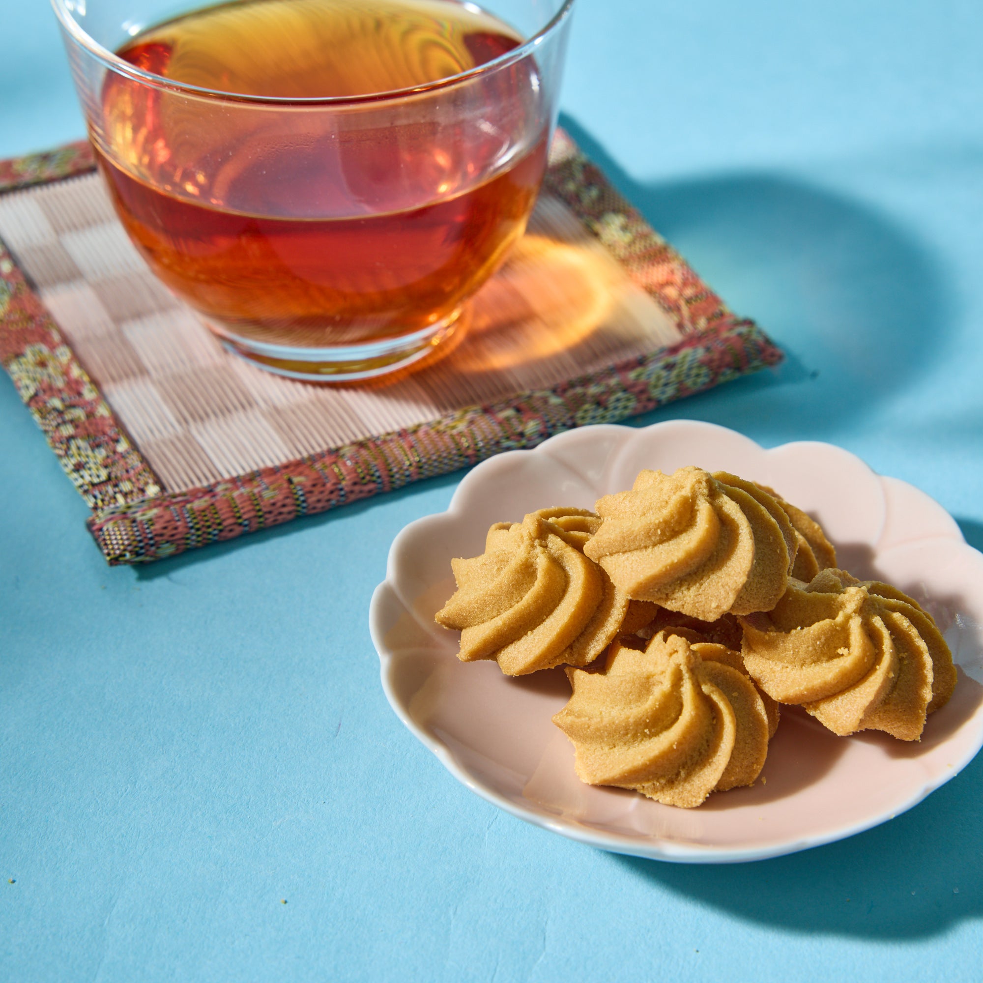Sakura Apple Black Tea & Caramel Cookies Gift Set
