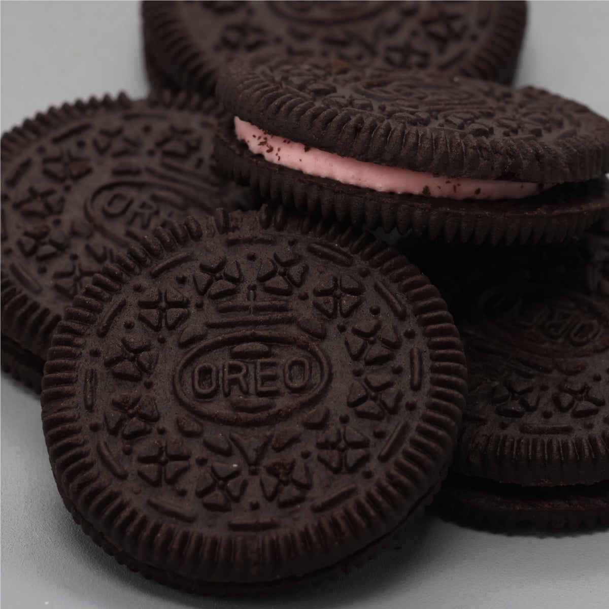 Oreo Strawberry Cream Cookies