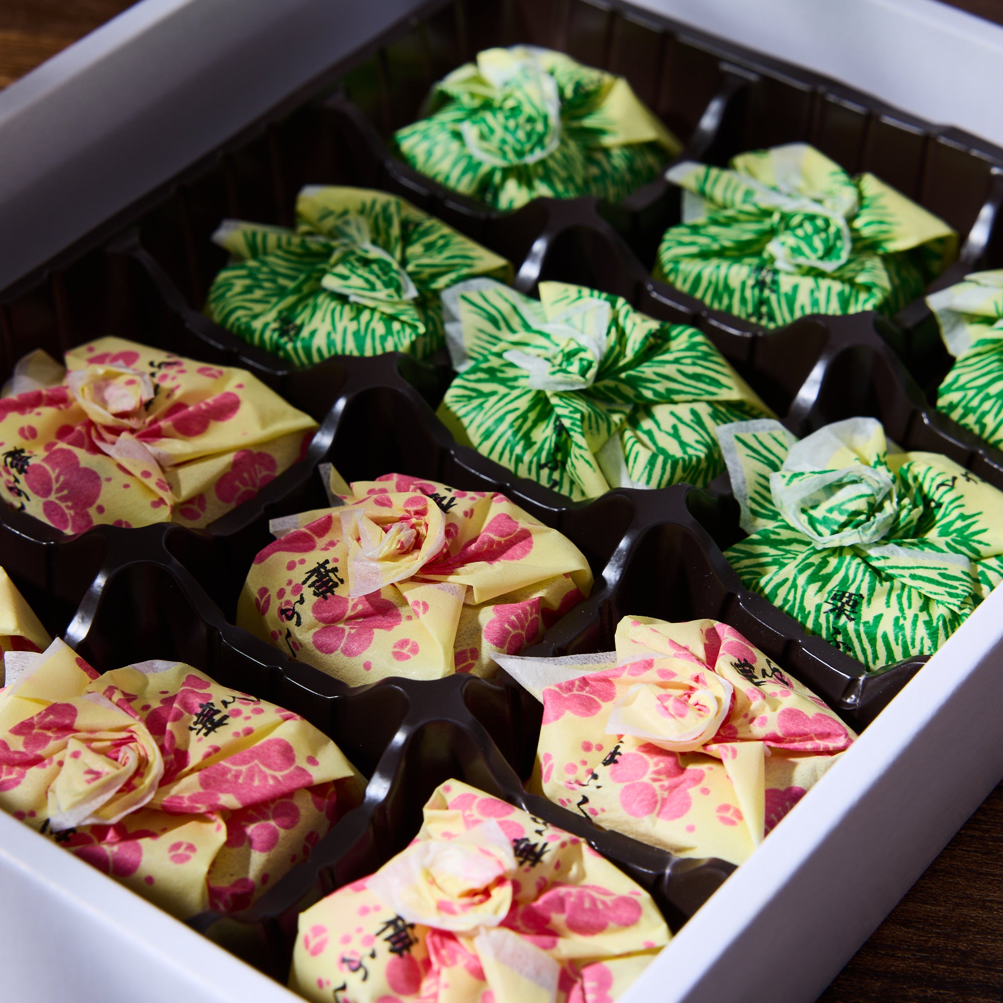 Ukiyo-e Ume & Chestnut Mochi (12 pieces) – Japan Haul