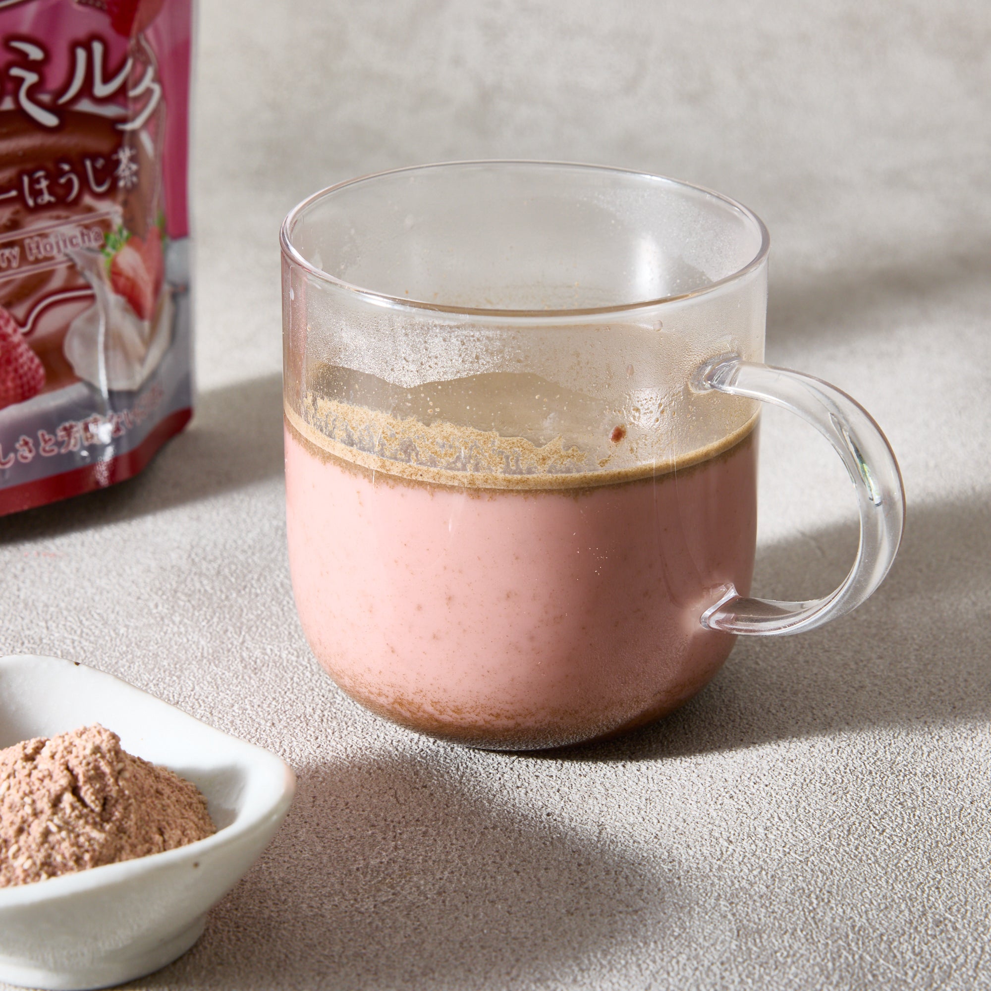 Strawberry Houjicha Milk Tea Powdered Drink