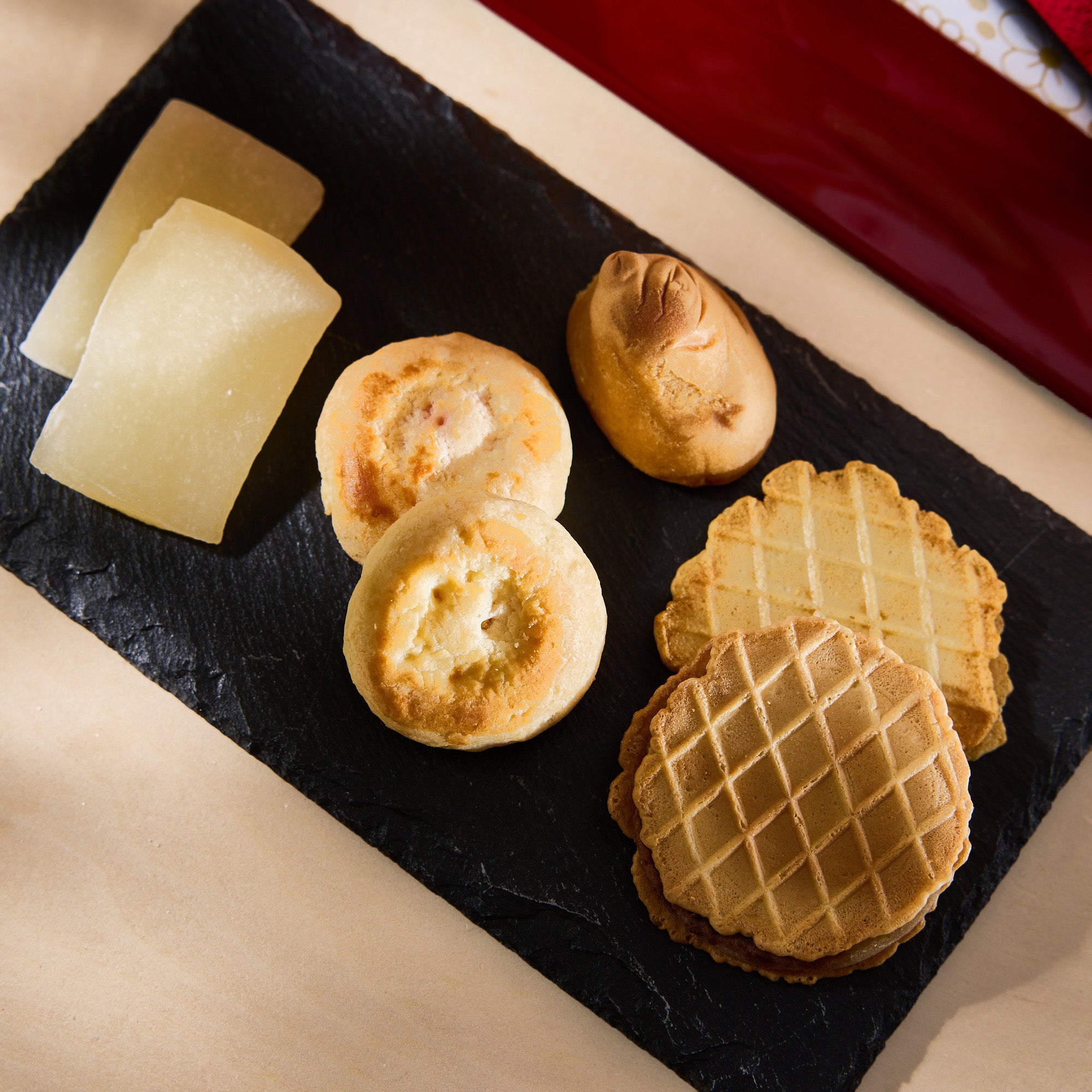 Japanese Confectionery Assortment (12 pieces)