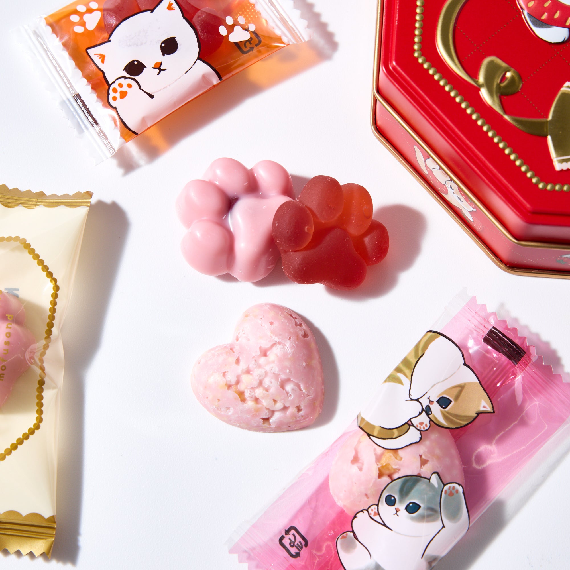 mofusand Nyanco Strawberry Chocolate Tin