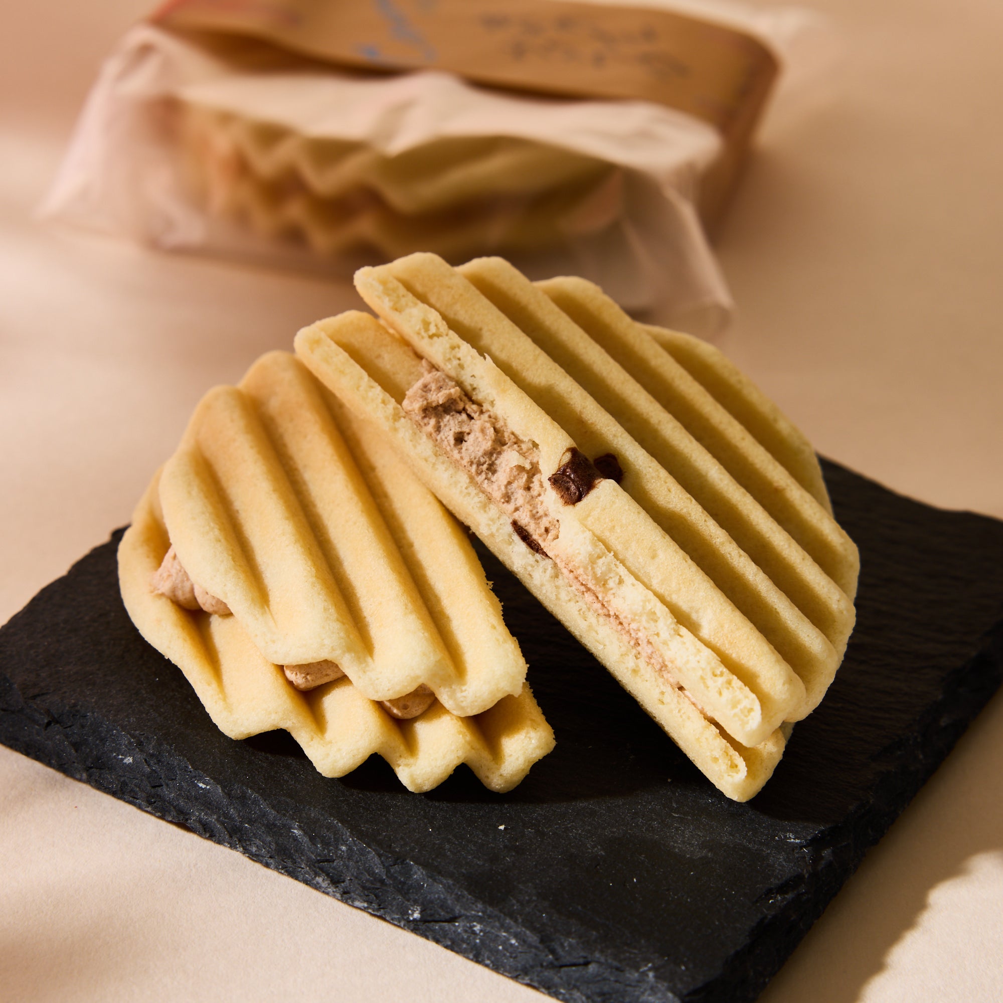 Caramel Waffle Sandwich Cookie (5 pieces)