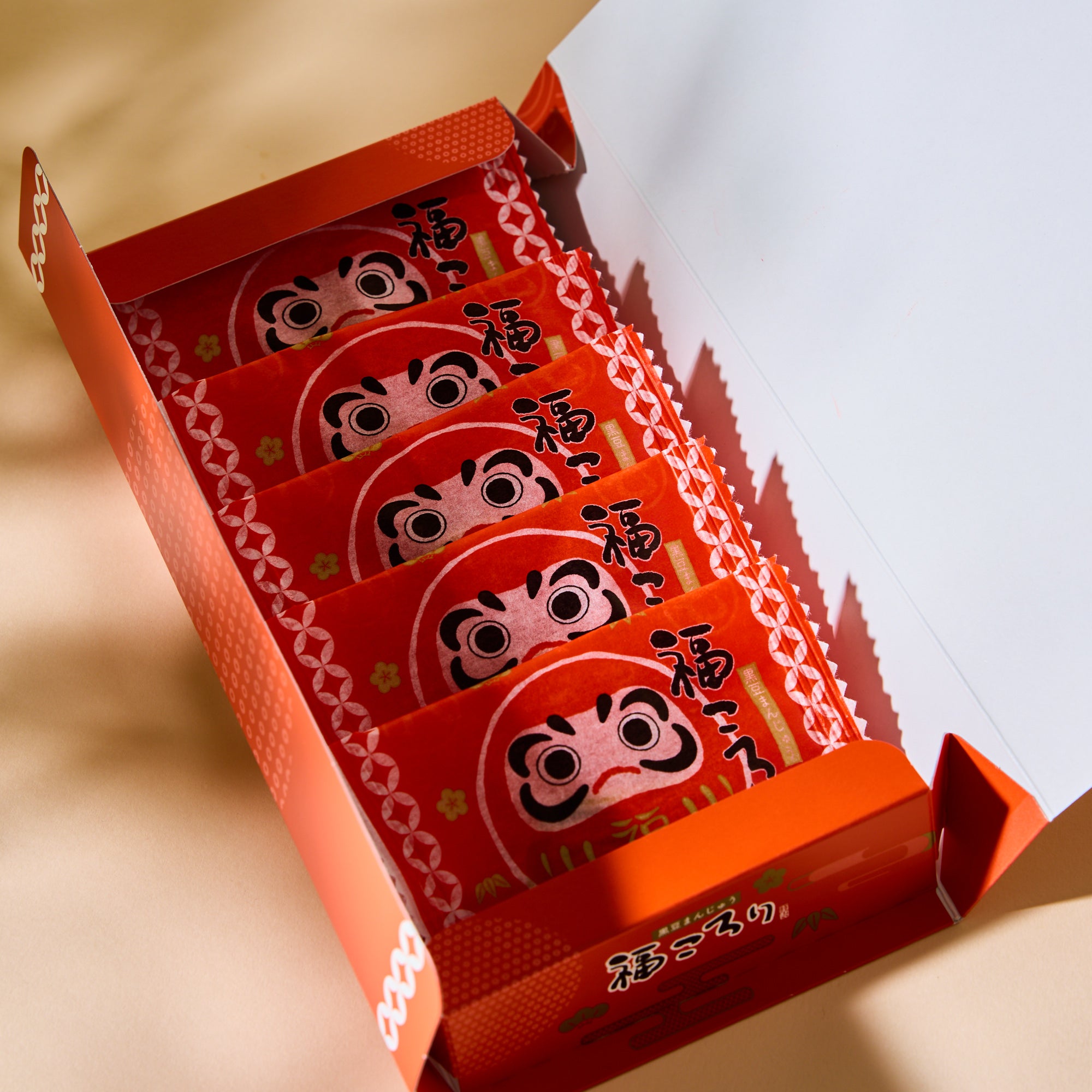 Black Soybean Daruma Manju (5 pieces)