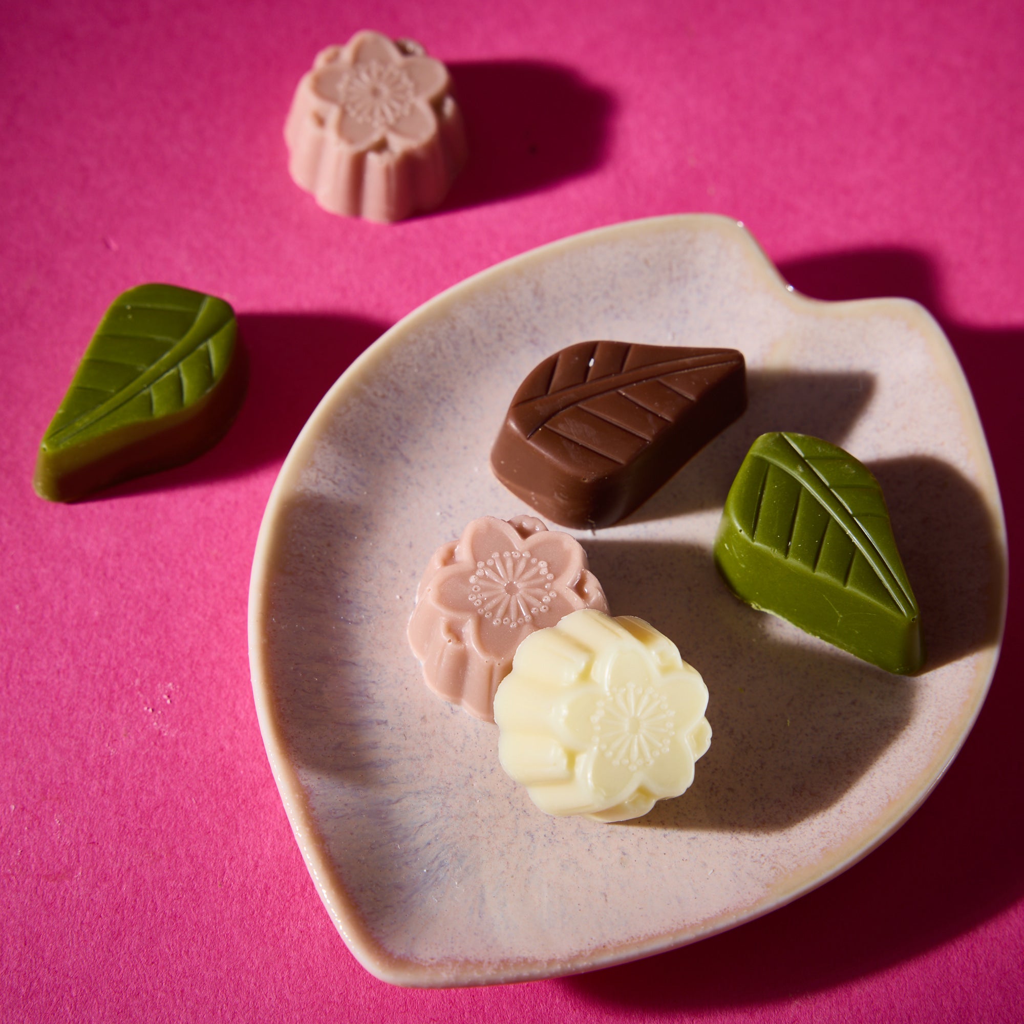 Furansuya Sakura Chocolate Assortment (12 pieces)