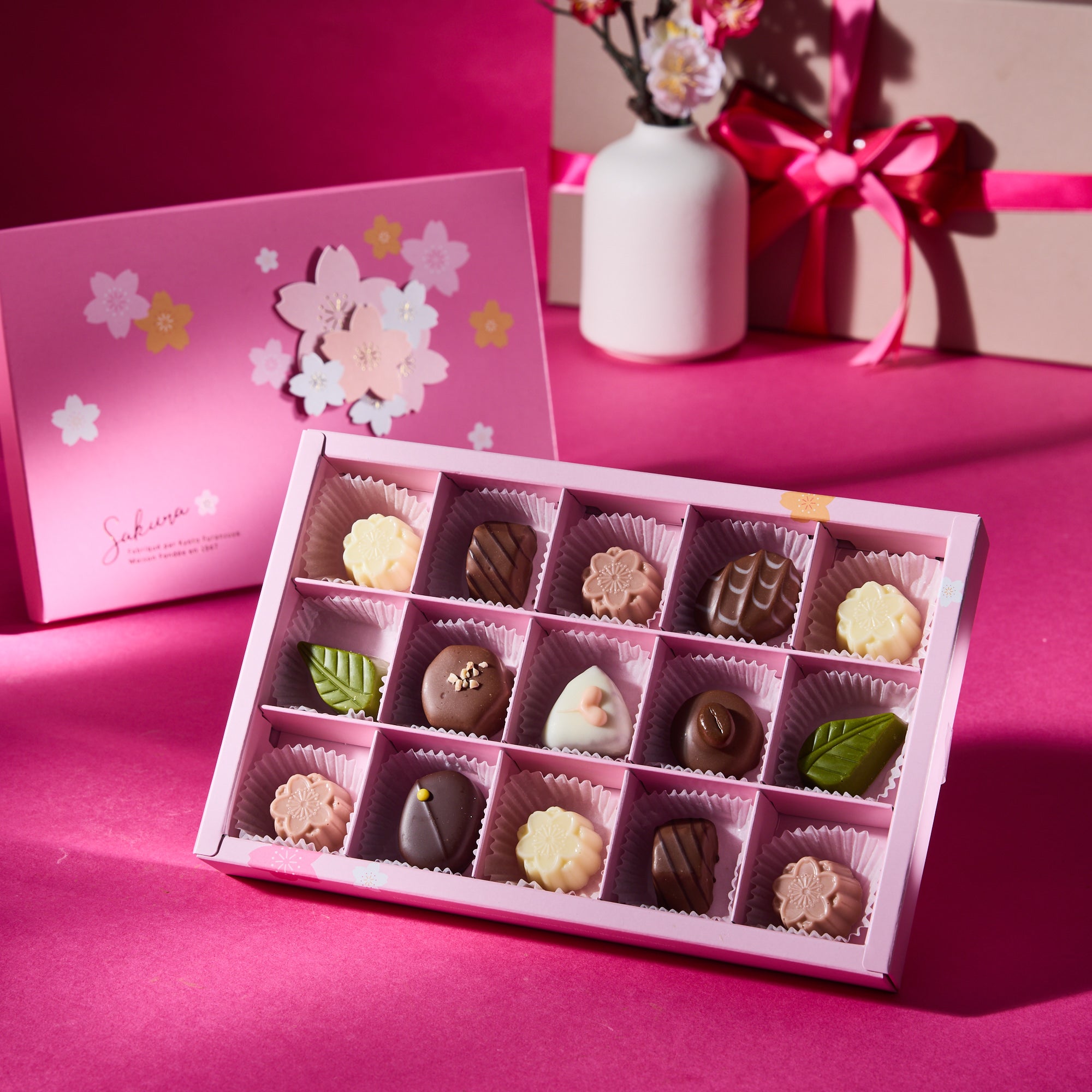 Furansuya Sakura Chocolate Assortment (15 pieces)