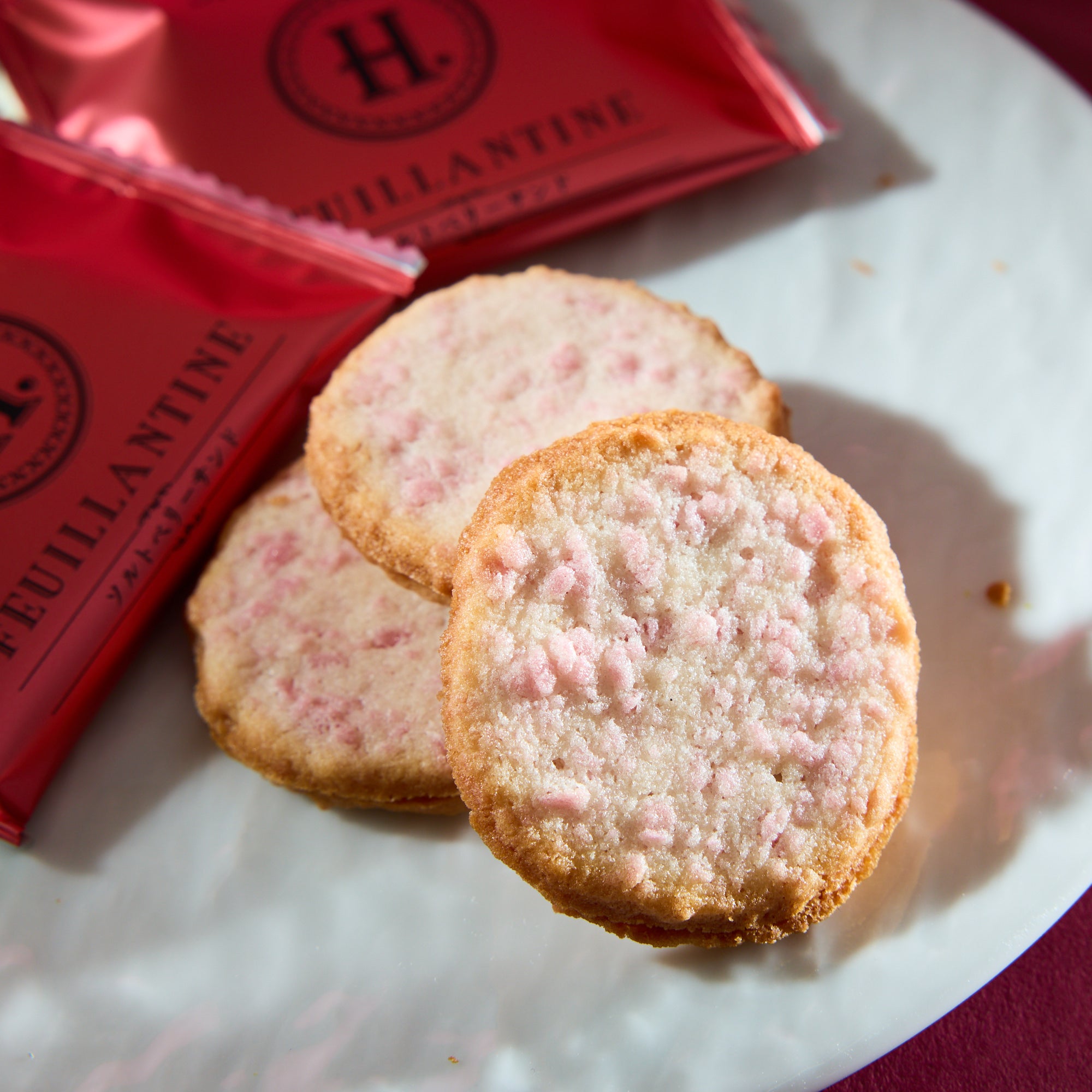 Amaou Strawberry Sandwich Cookies