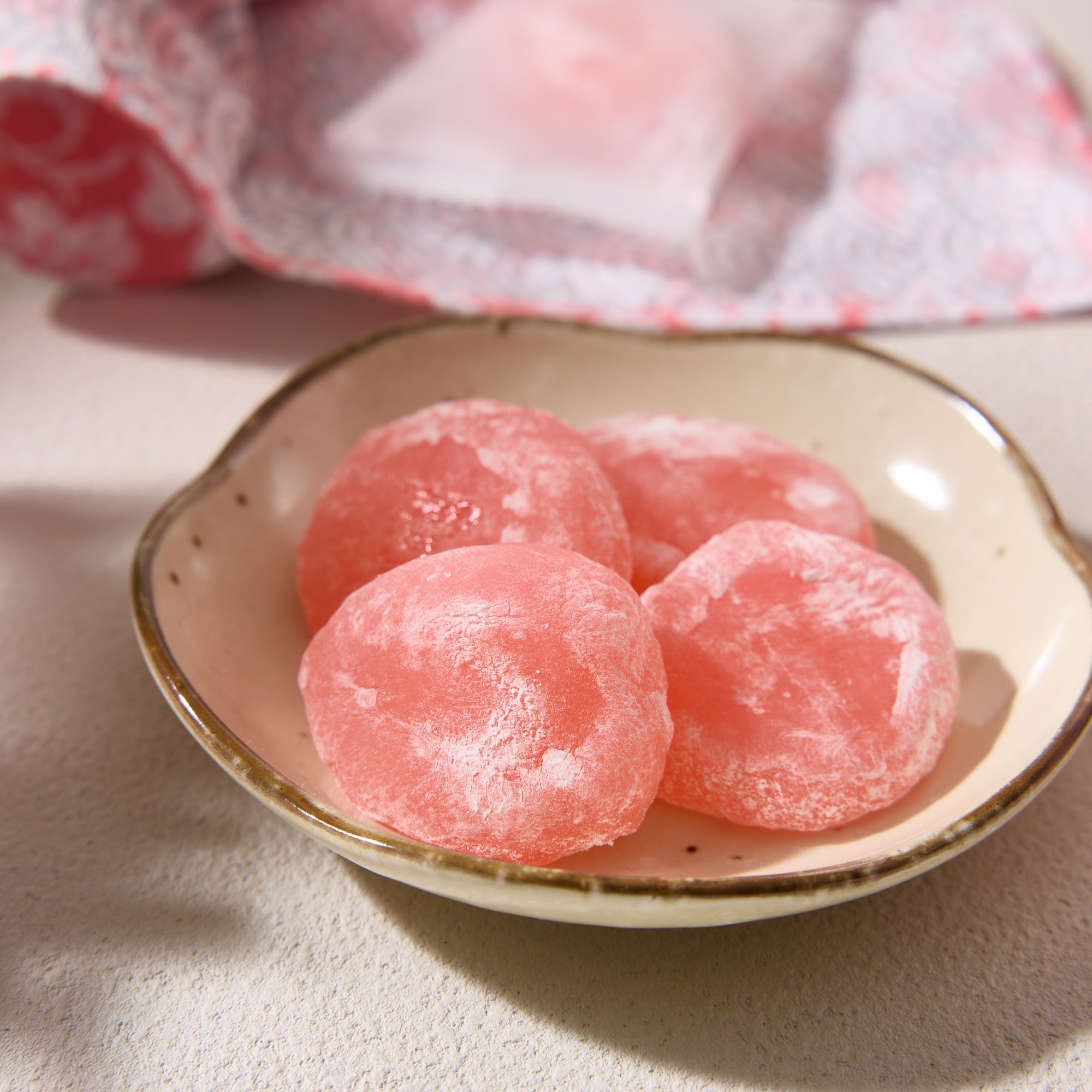 Strawberry Mochi (16 pieces)
