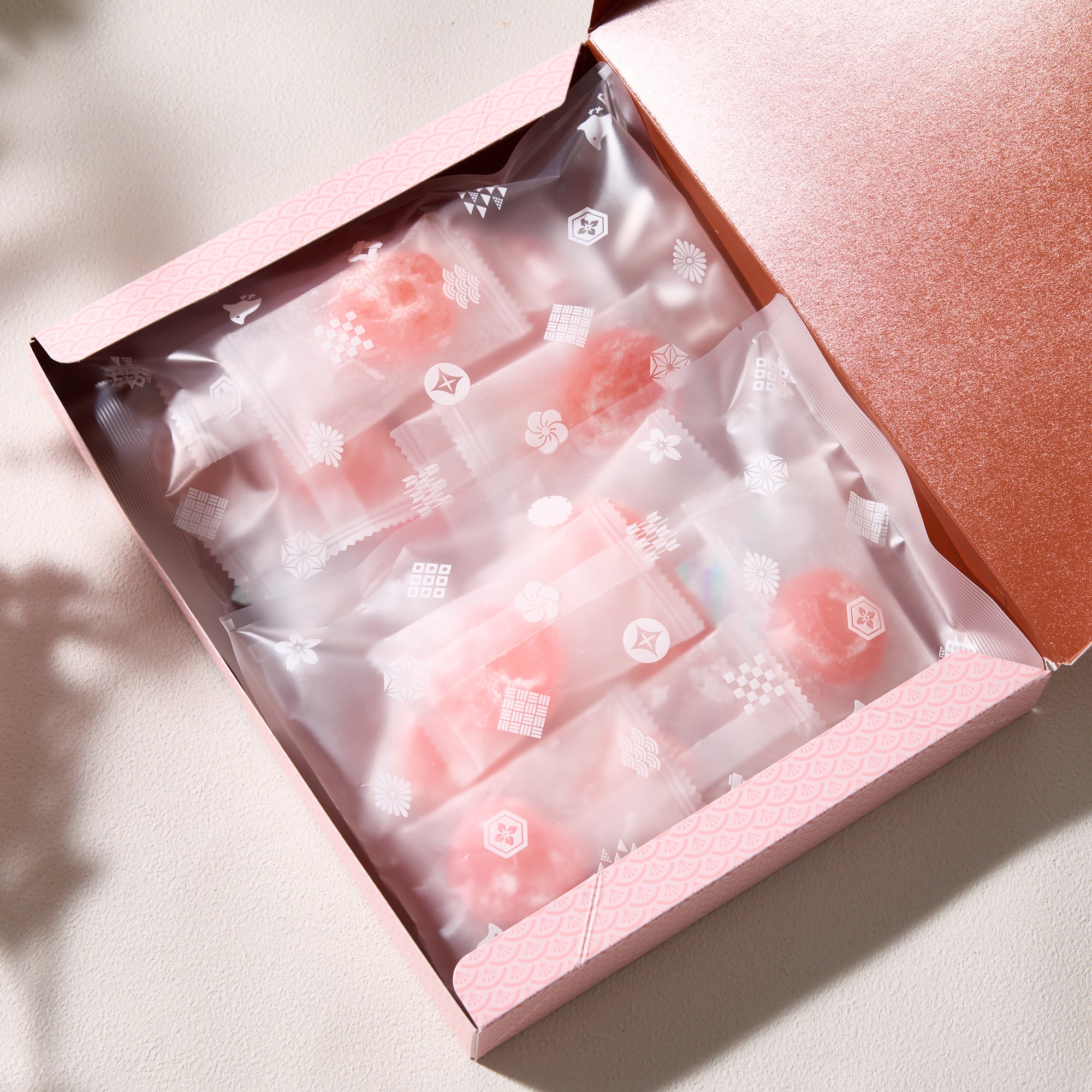 Strawberry Mochi (16 pieces)