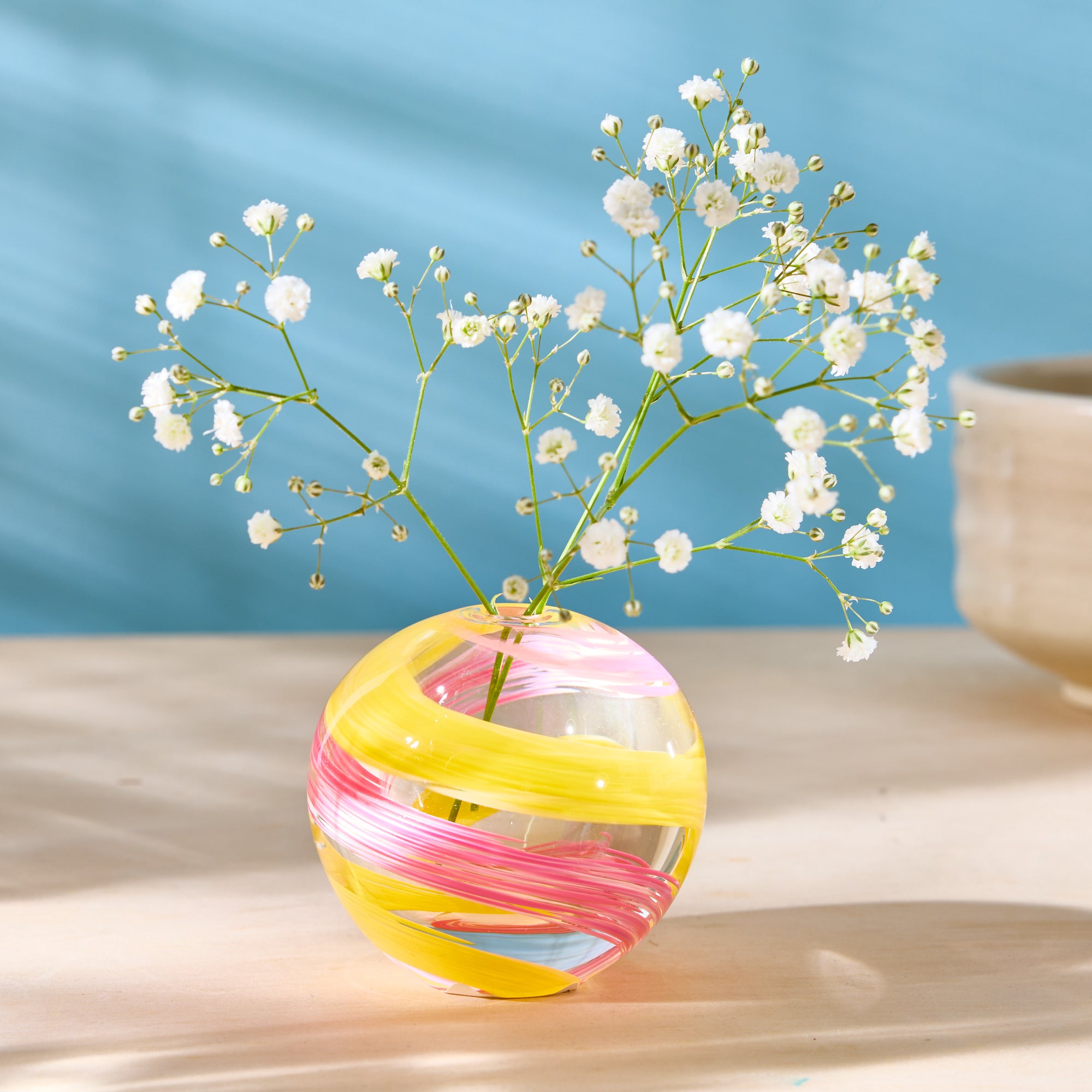 Sakura Breeze Ichirin Zashi Vase