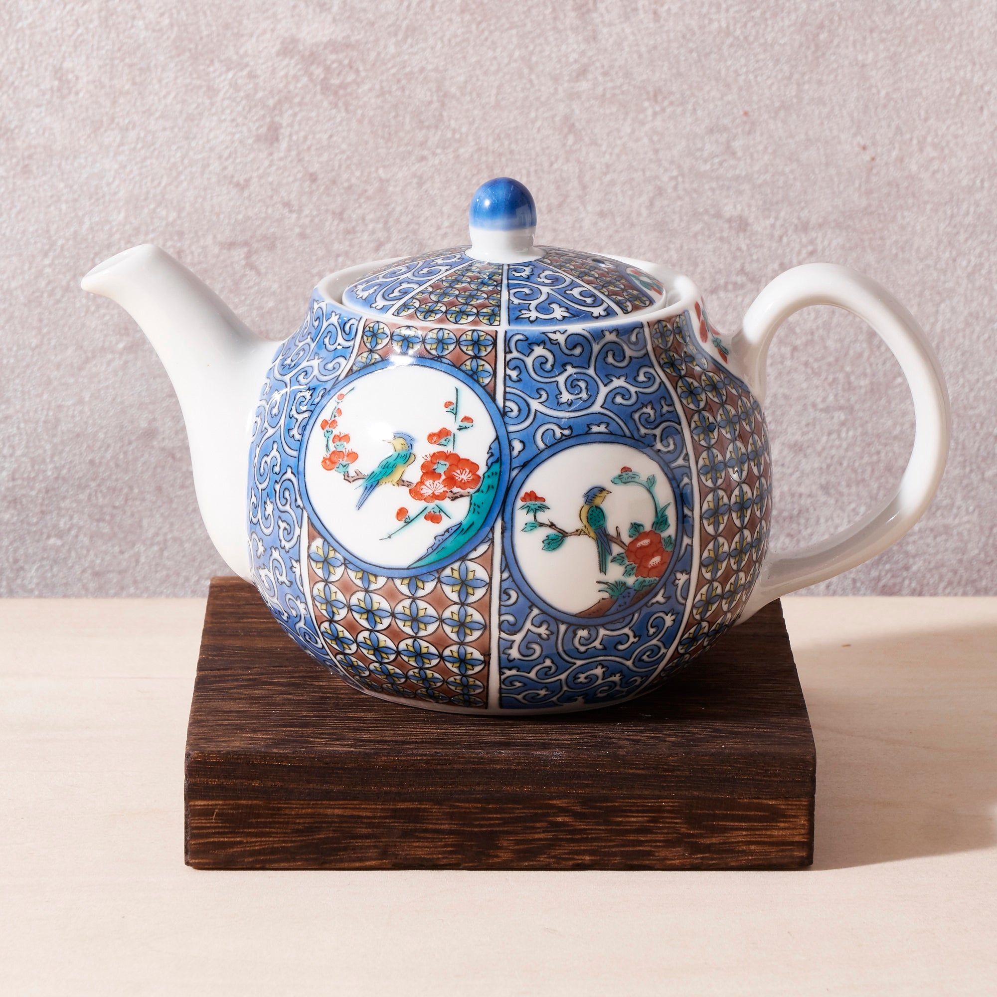 Kutani Ware Karakusa Teapot – Japan Haul