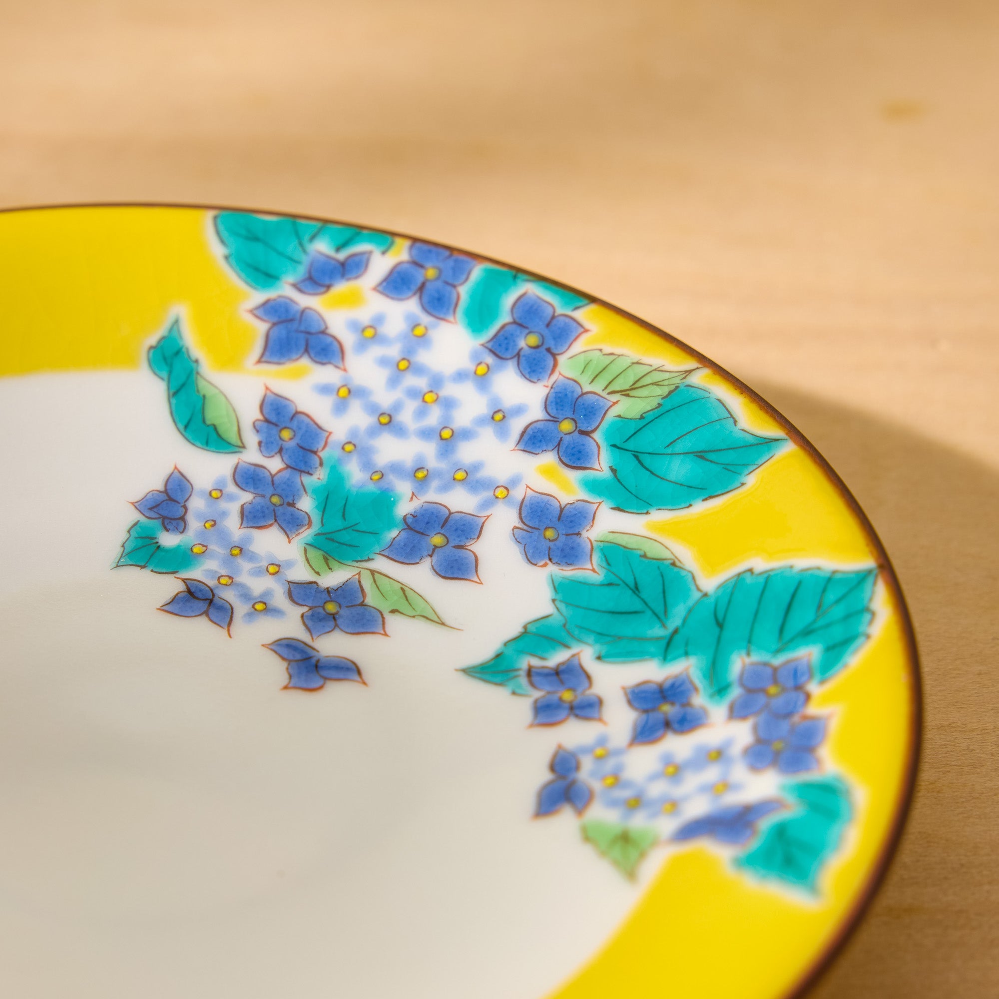 Hydrangea Kutani Ware Dish