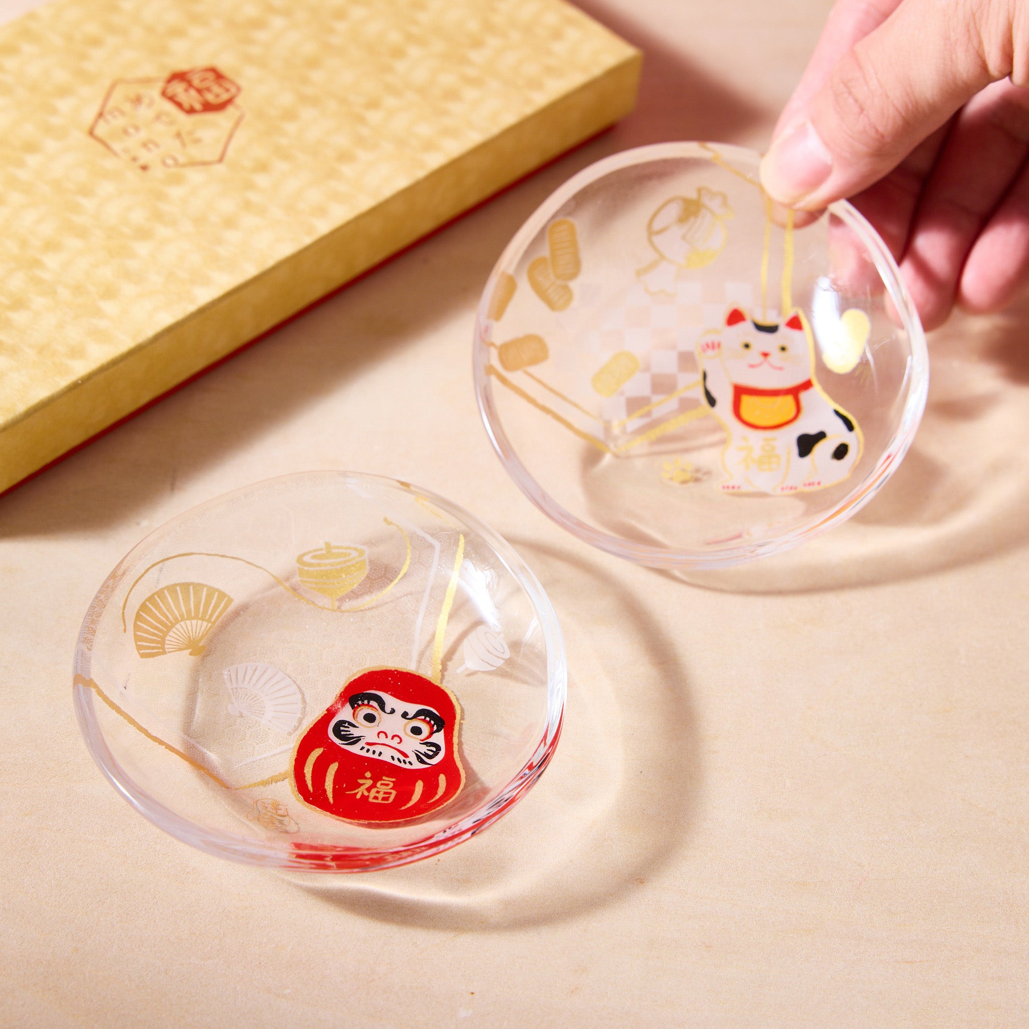 New Year's Beckoning Cat & Daruma Small Plate Pair
