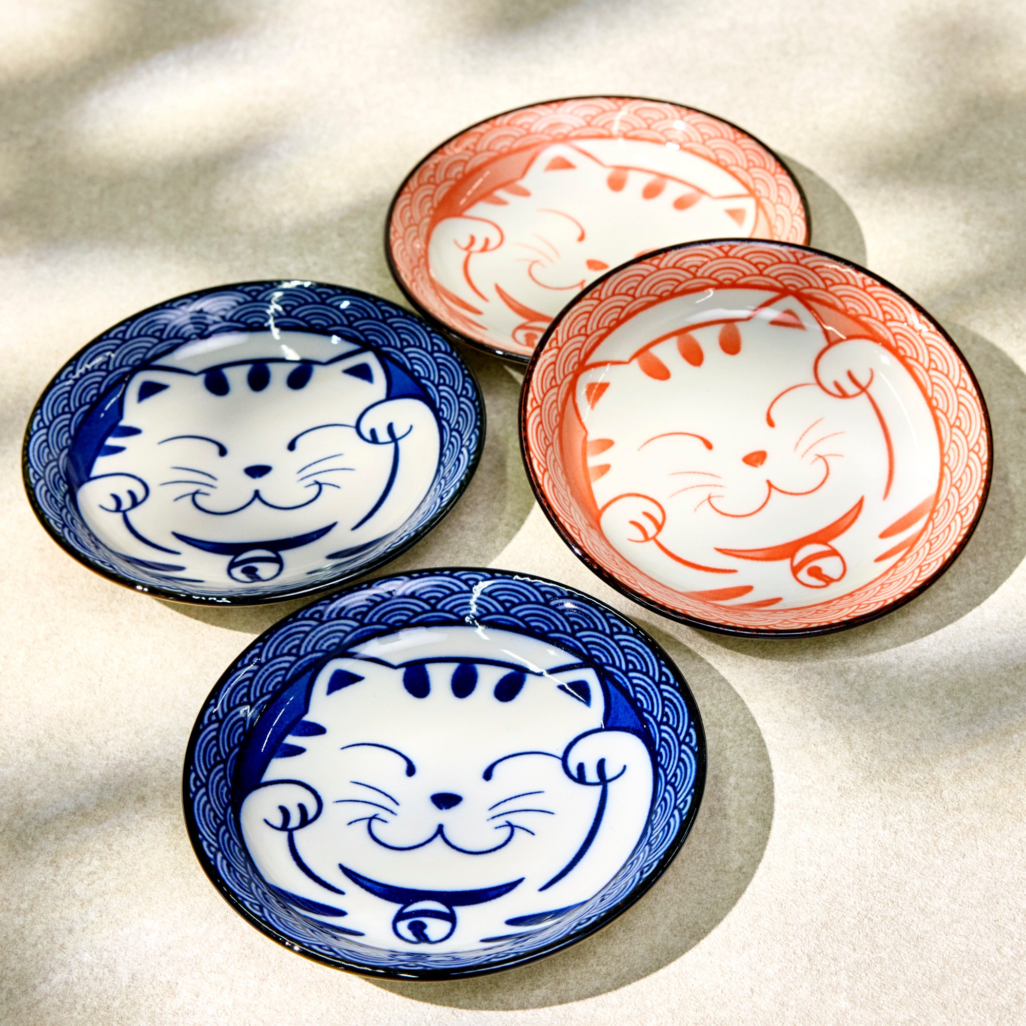 Maneki Neko Plate Set (4 plates)