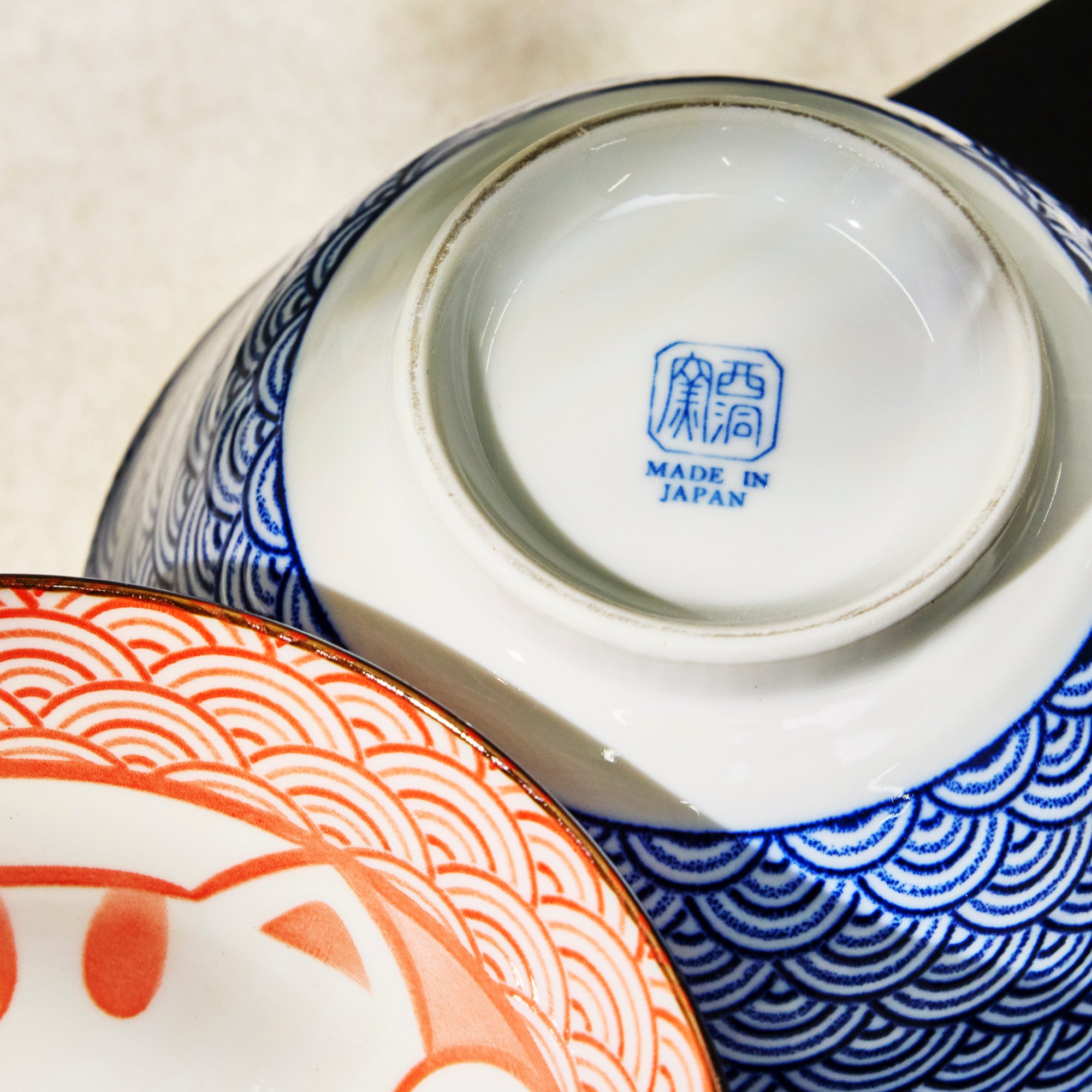 Maneki Neko Mini Ramen Bowl Set (2 bowls, 2 chopsticks)