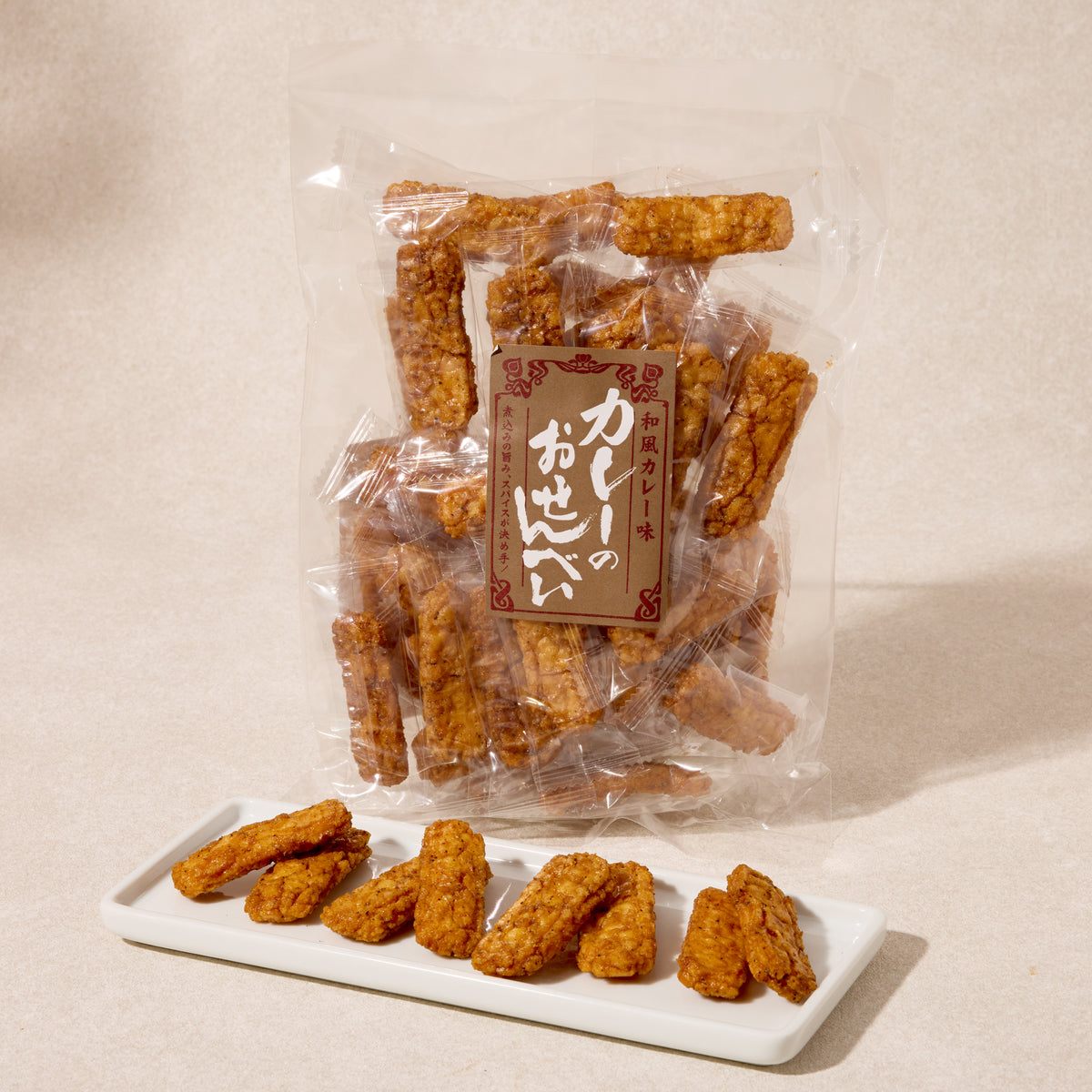 Large bag of curry-flavored rice crackers (180g)