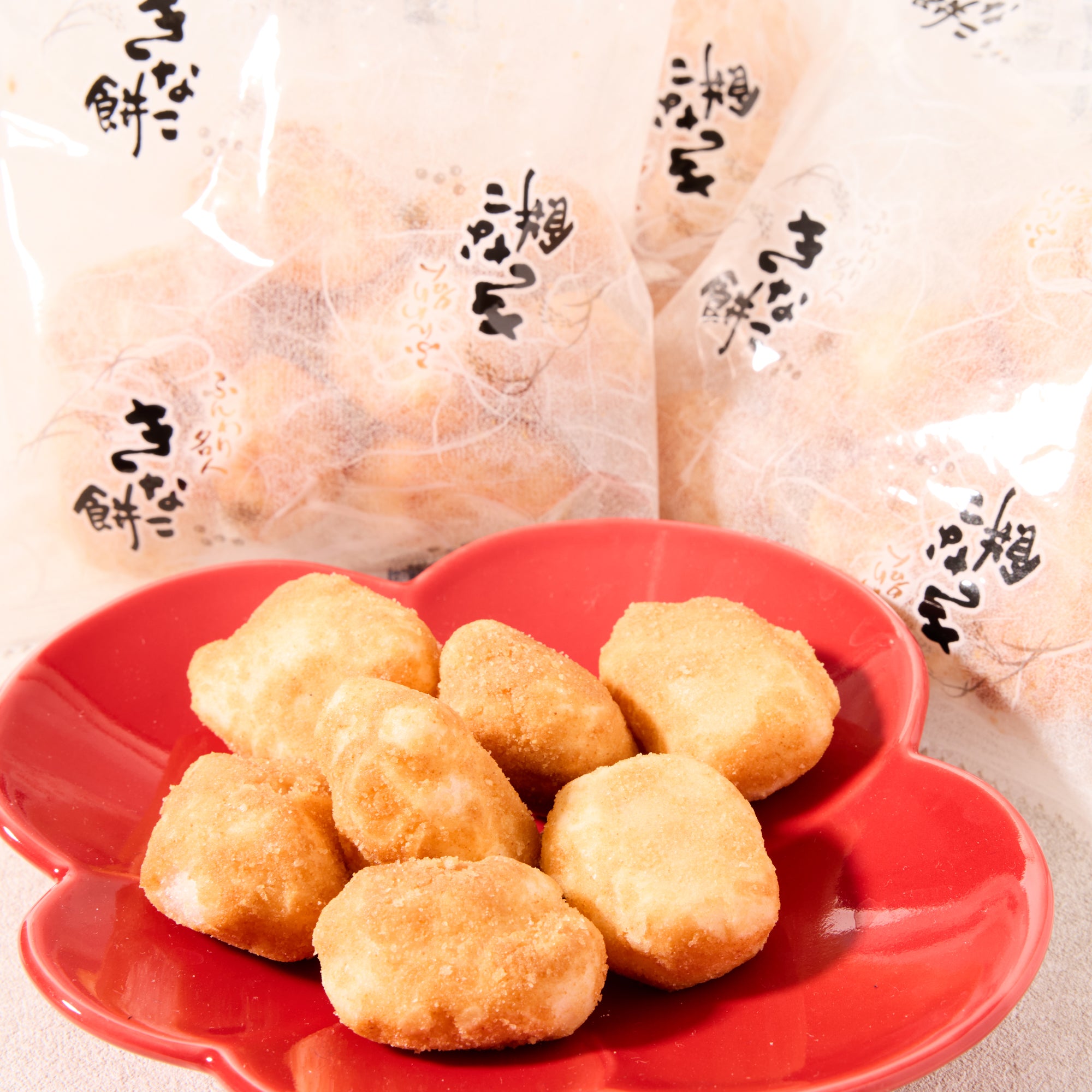 Kinako Puffed Mochi
 (4 pieces)