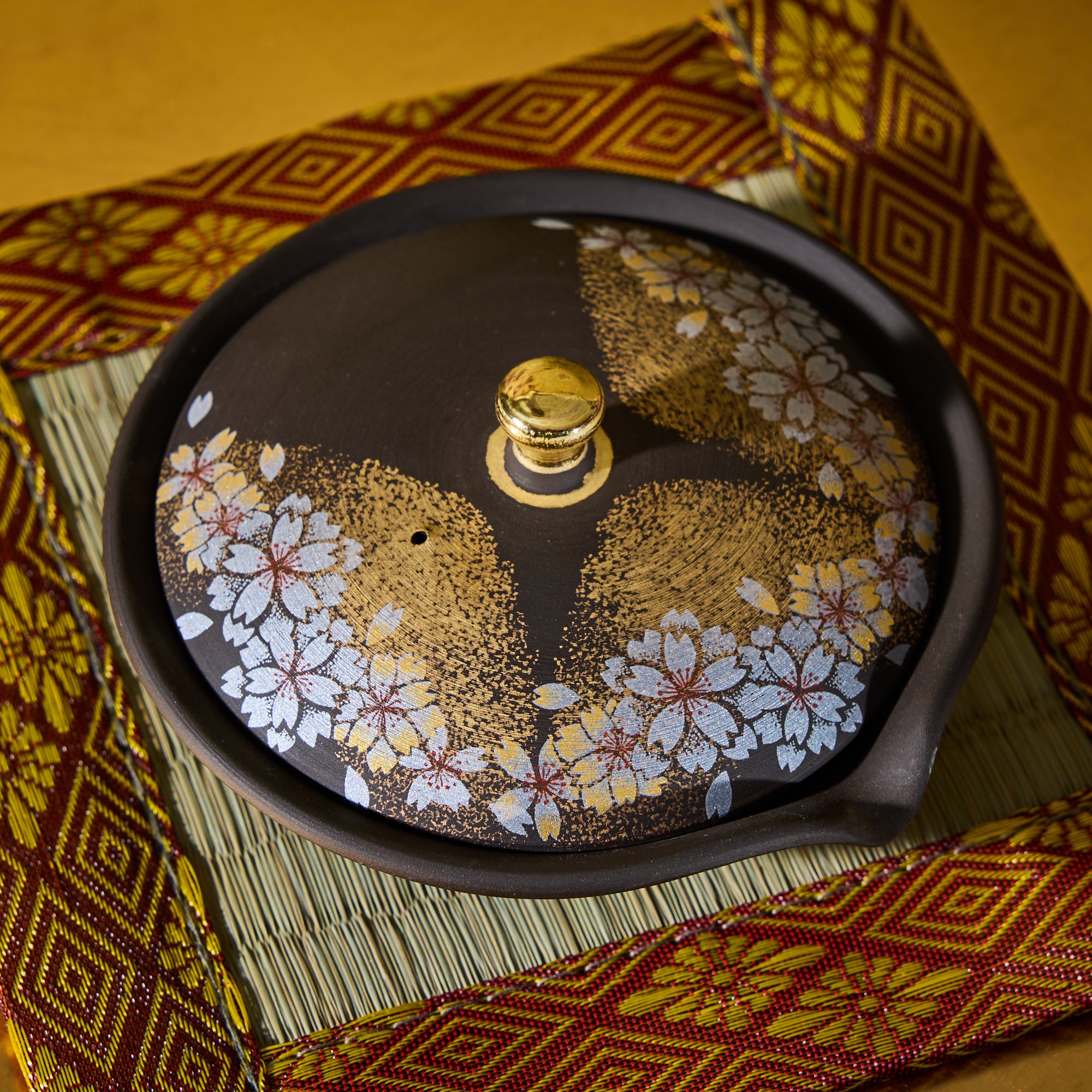 Yoshino Sakura Shiboridashi Teapot