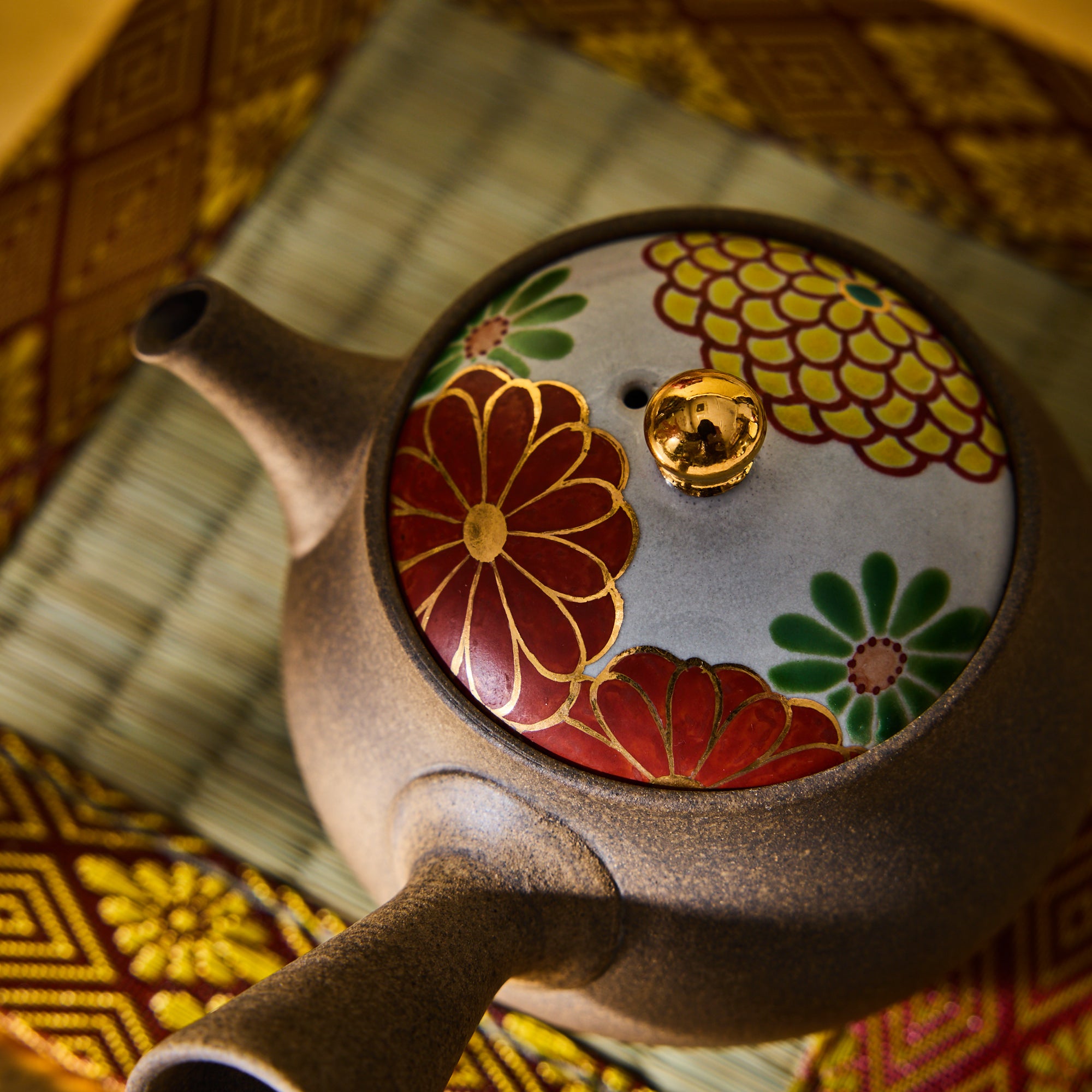 Chrysanthemum Tokoname Ware Teapot