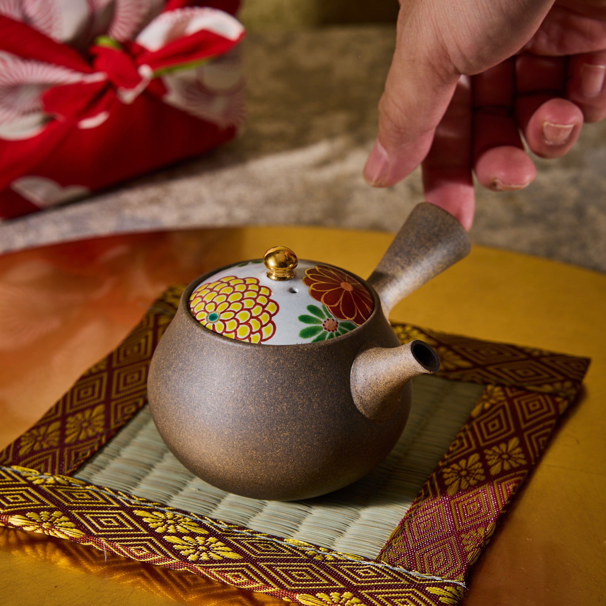 Chrysanthemum Tokoname Ware Teapot