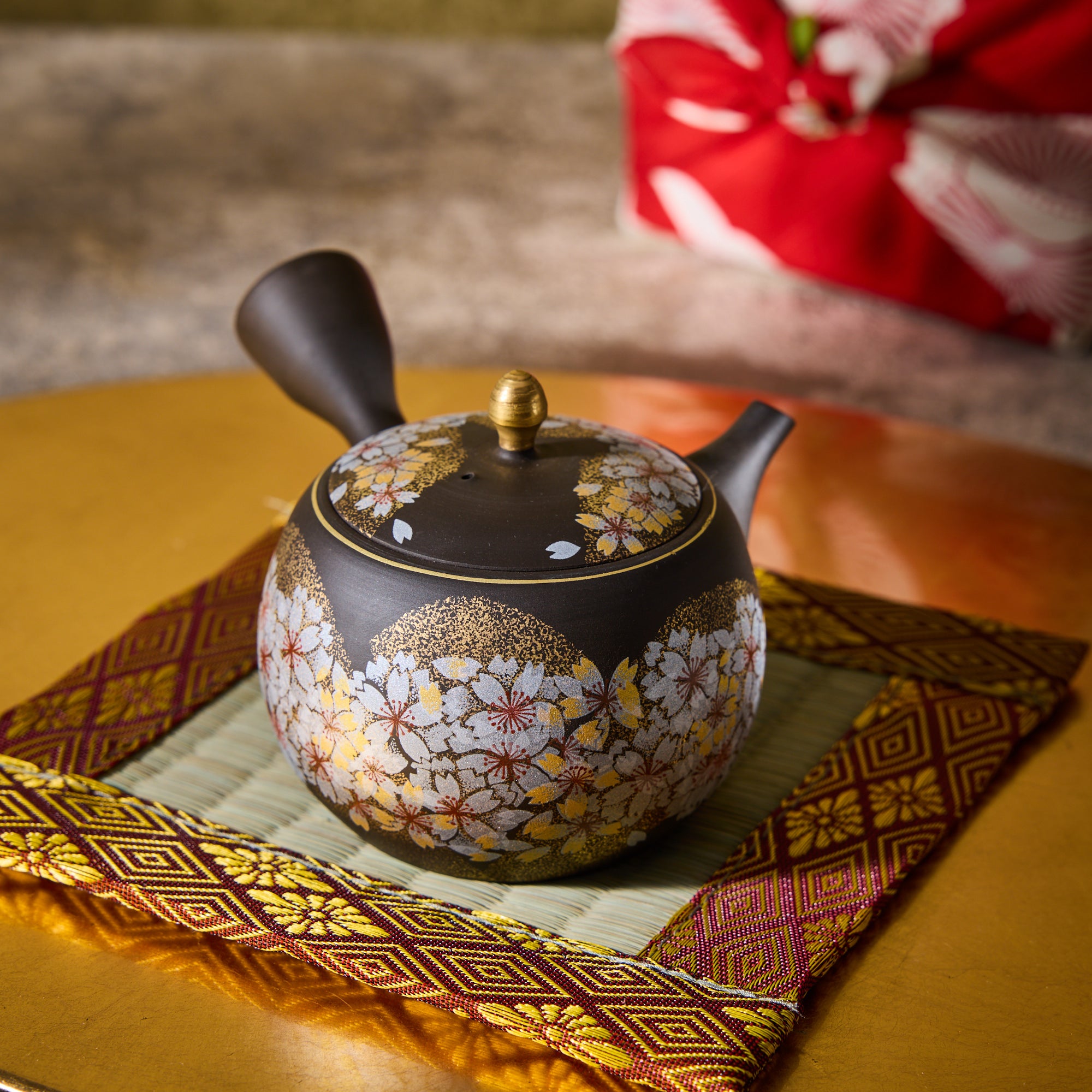 Yoshino Sakura & Gold Tokoname Ware Teapot