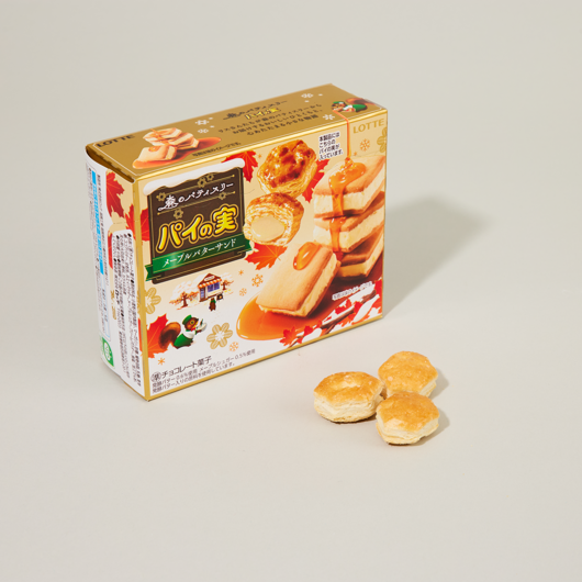 Lotte Pie no Mi Maple Butter Sandwich Cookie