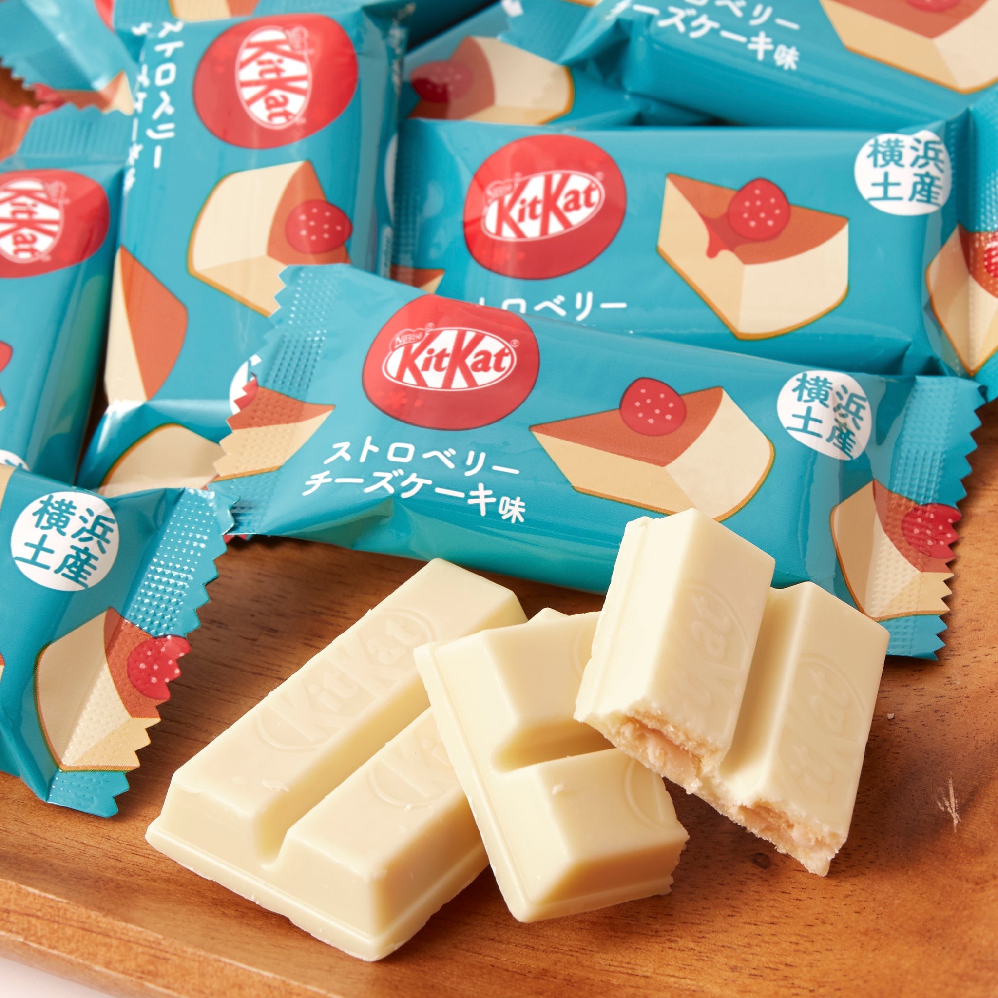 Kit Kat Strawberry Cheesecake (Yokohama Limited Edition) Japan Haul