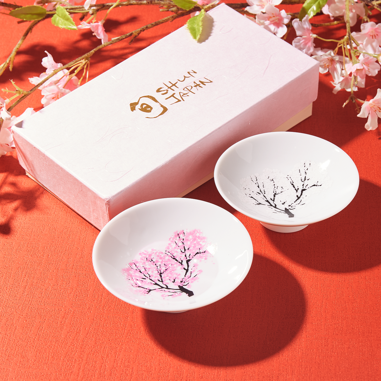 Color-Changing Sakura Sake Cups