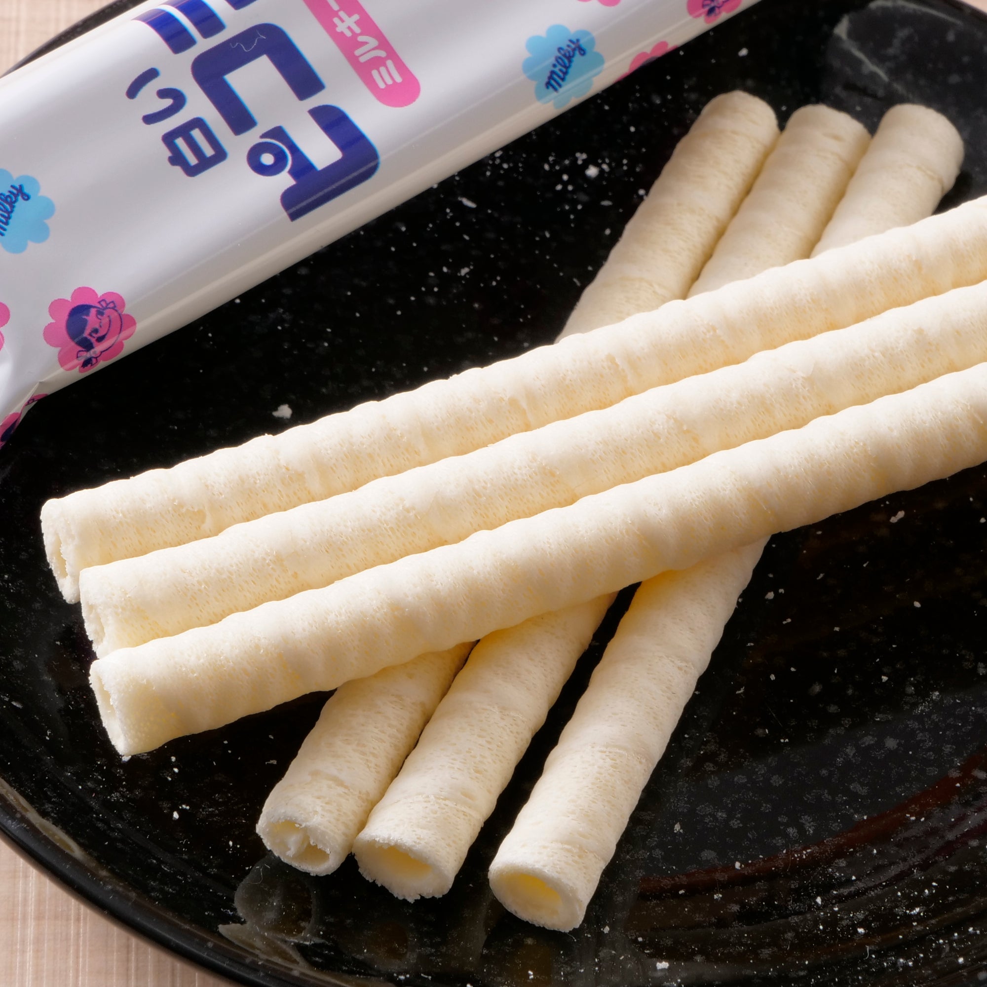 Milky x Piccola White Chocolate Cookies