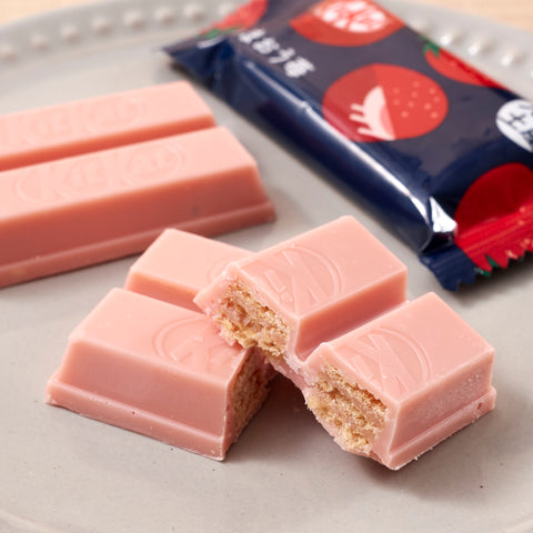 KitKat Mini Amaou Strawberry